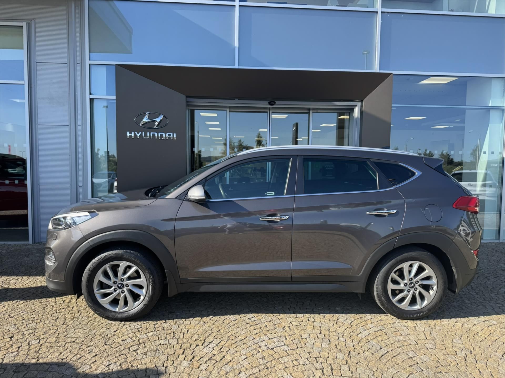 Hyundai Tucson, 2,0 CRDi, 1.maj., 4x4, ČR - fotka 3