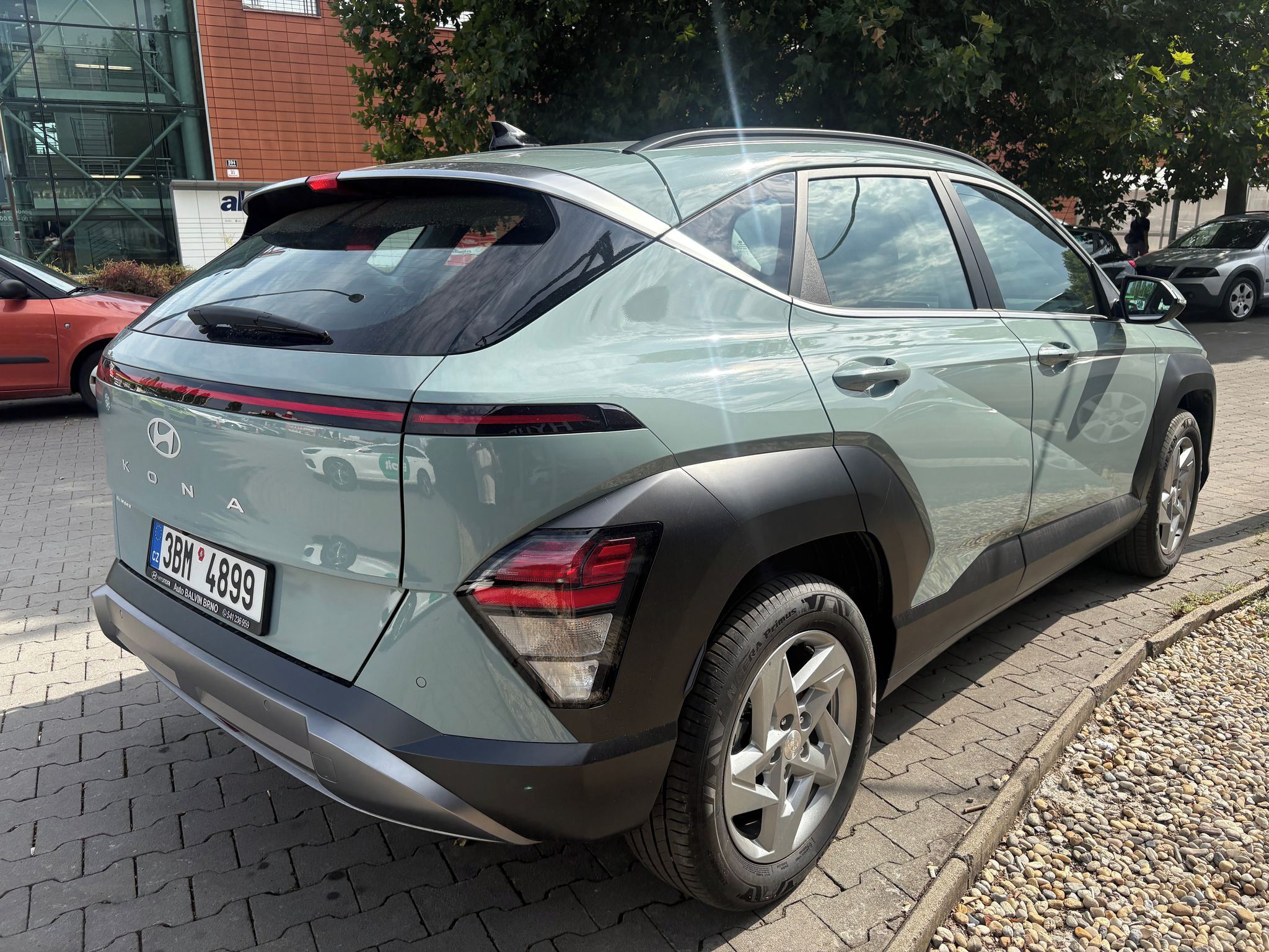 Hyundai Kona, Smart 1.0 T-GDi 88kW - fotka 4