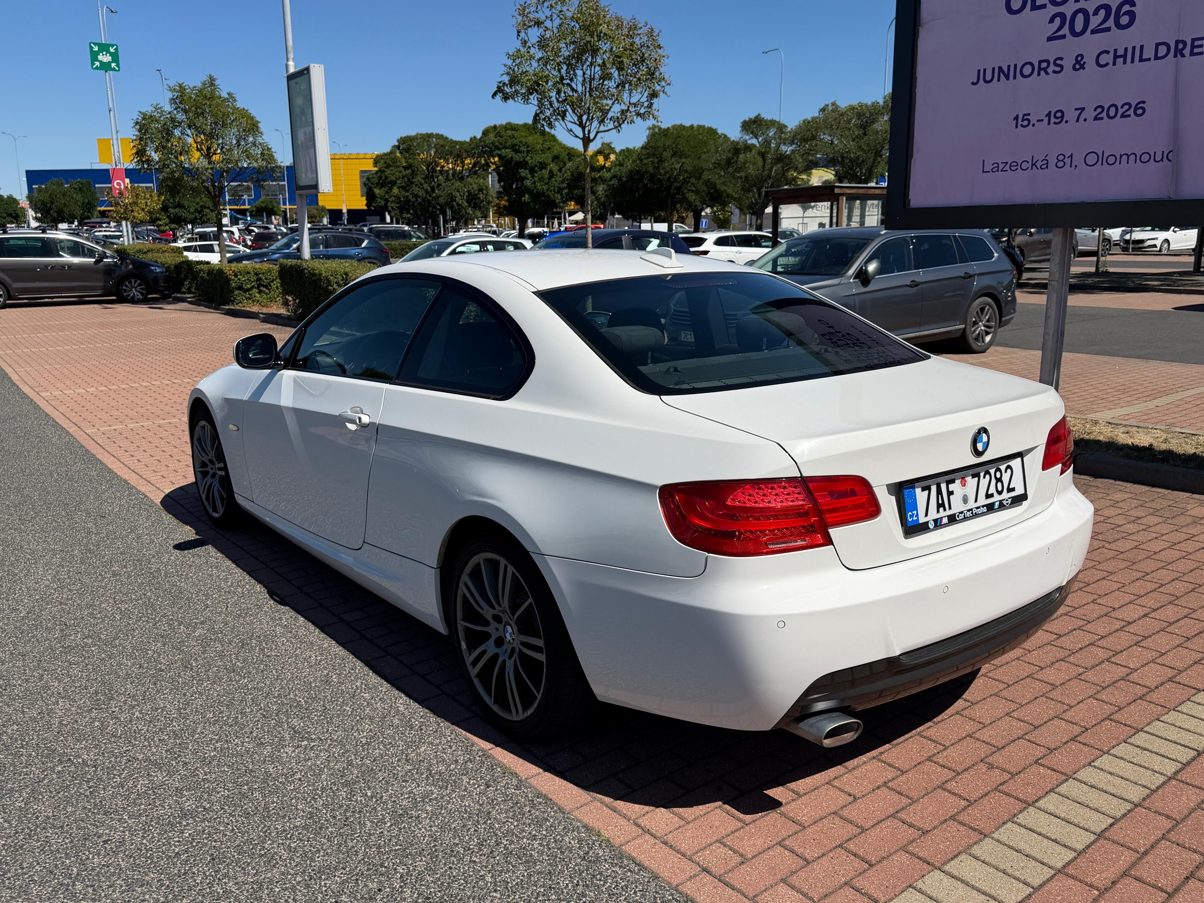 BMW Řada 3, 320d xDrive M paket Automat - fotka 4