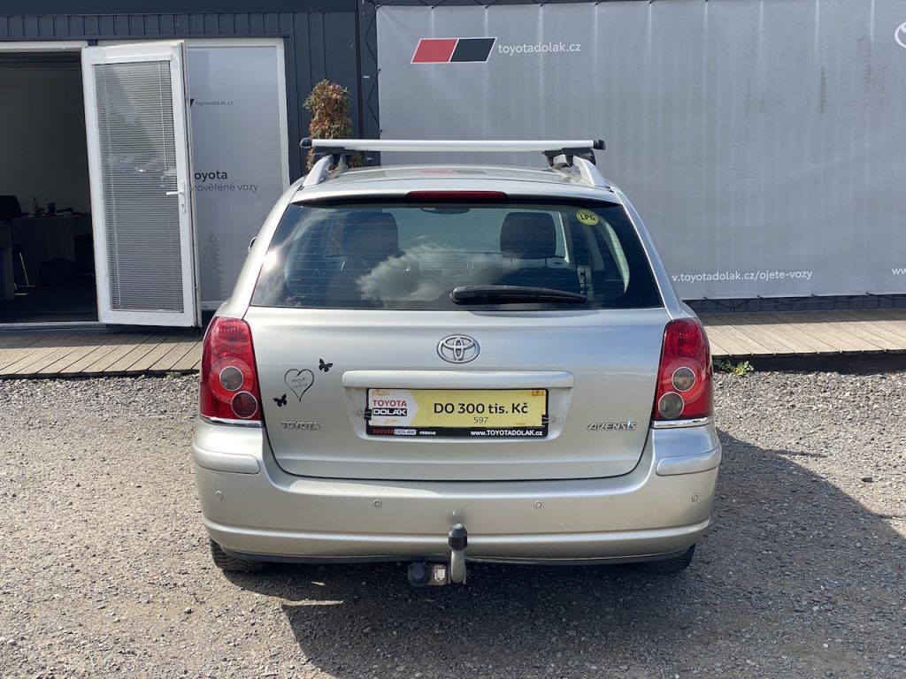 Toyota Avensis, 1.8iLPG, manual,tažné,nová STK - fotka 6
