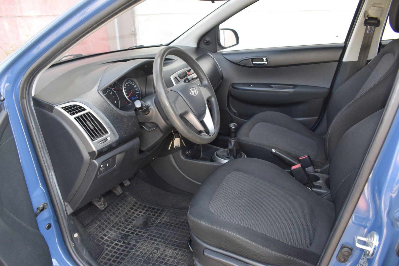 Hyundai i20, SERVISKA,KLIMA - fotka 5