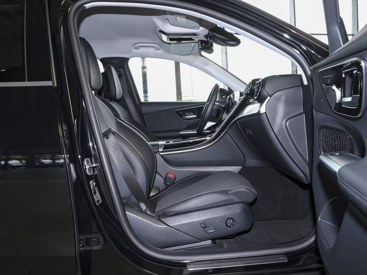 Mercedes-Benz GLC, 200 4M Avantgarde*Kamera*Navi* - fotka 6