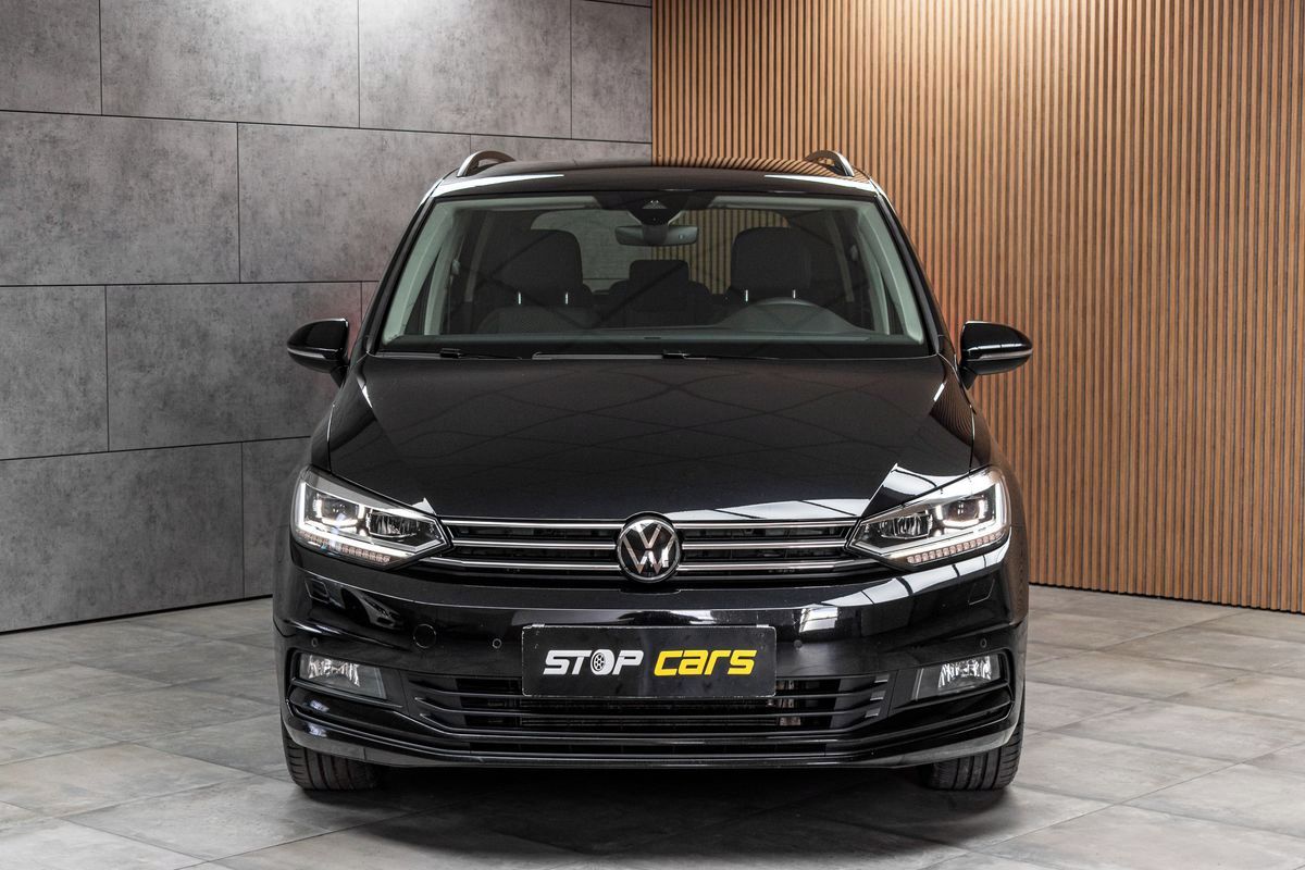 Volkswagen Touran, 2.0TDI DSG*TAŽNÉ*7.MÍST*ČR 1.M - fotka 2