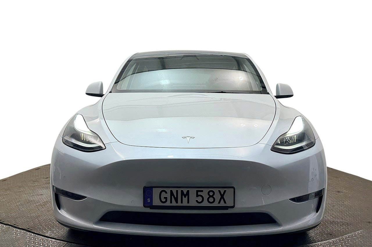 Tesla Model Y, Long Range AWD - fotka 2