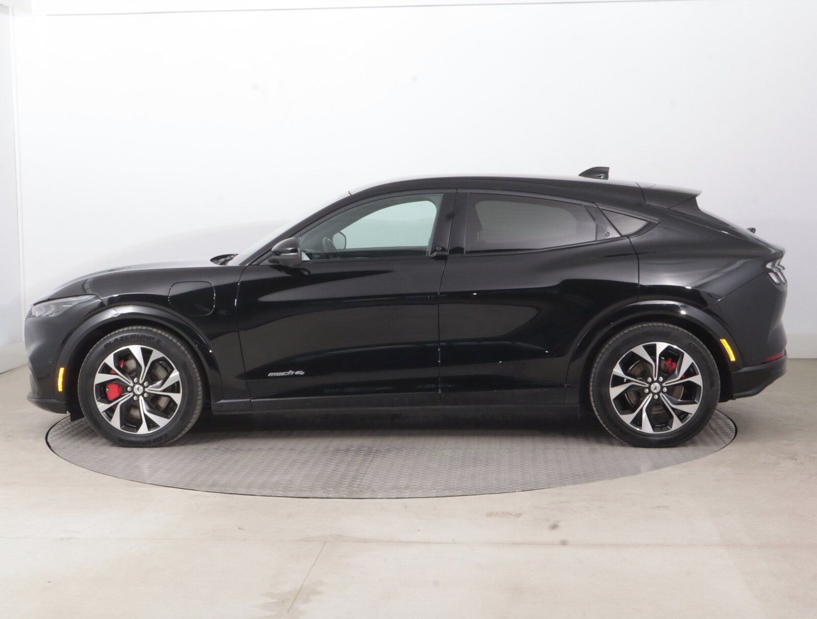 Ford Mustang Mach-E, Standard Range RWD, SoH 94% - fotka 3