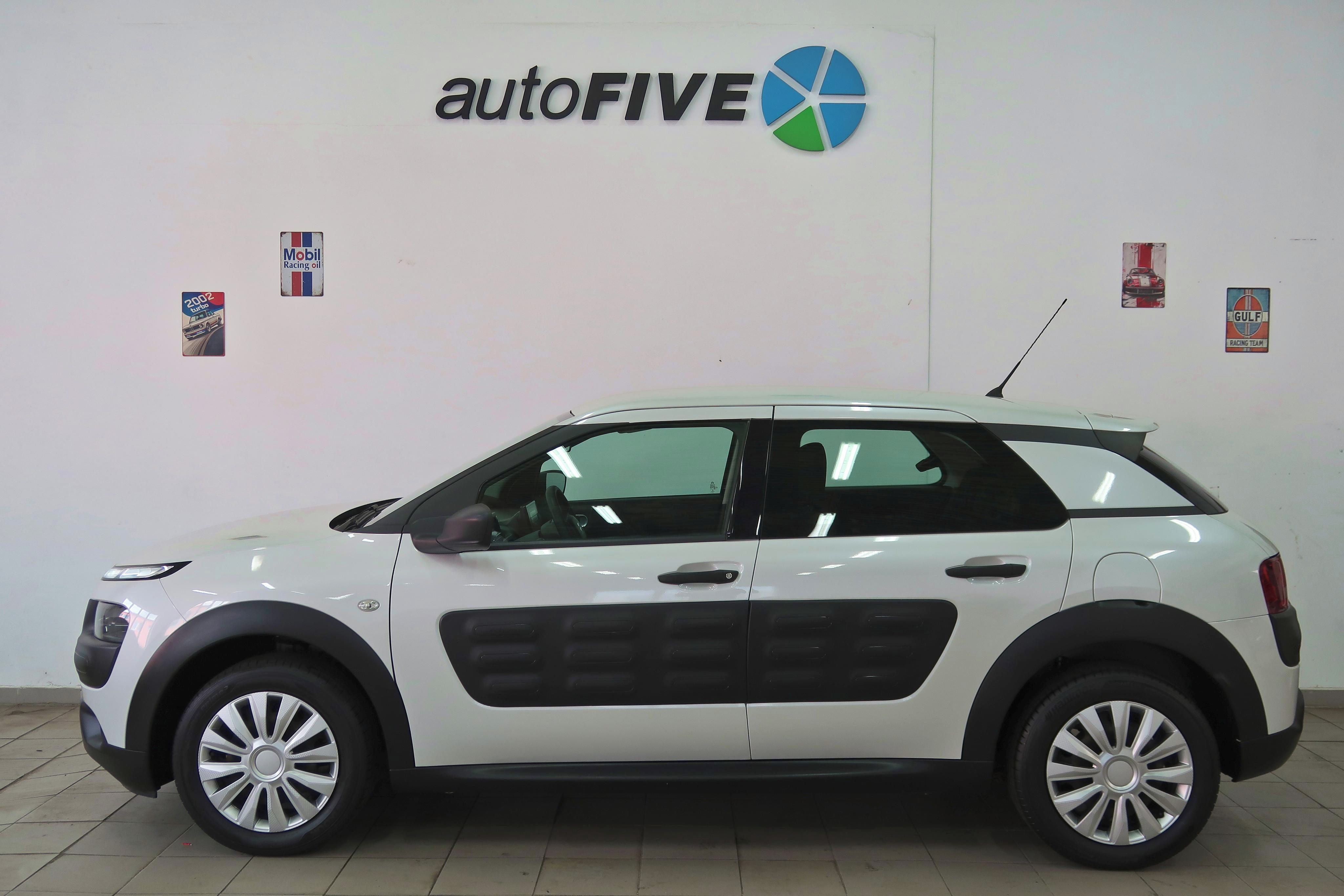 Citroën C4 Cactus, 1.2 VTi 60kW,KLIMA,2xKola,ZÁRU - fotka 3