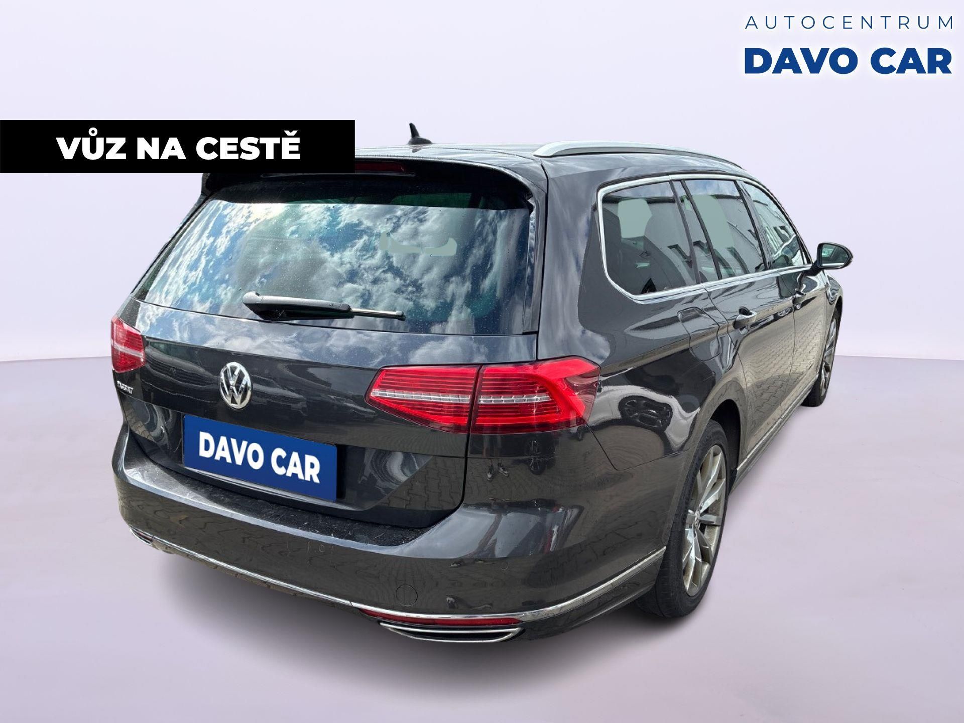 Volkswagen Passat, 2,0 TDI DSG CZ Highline DPH - fotka 4
