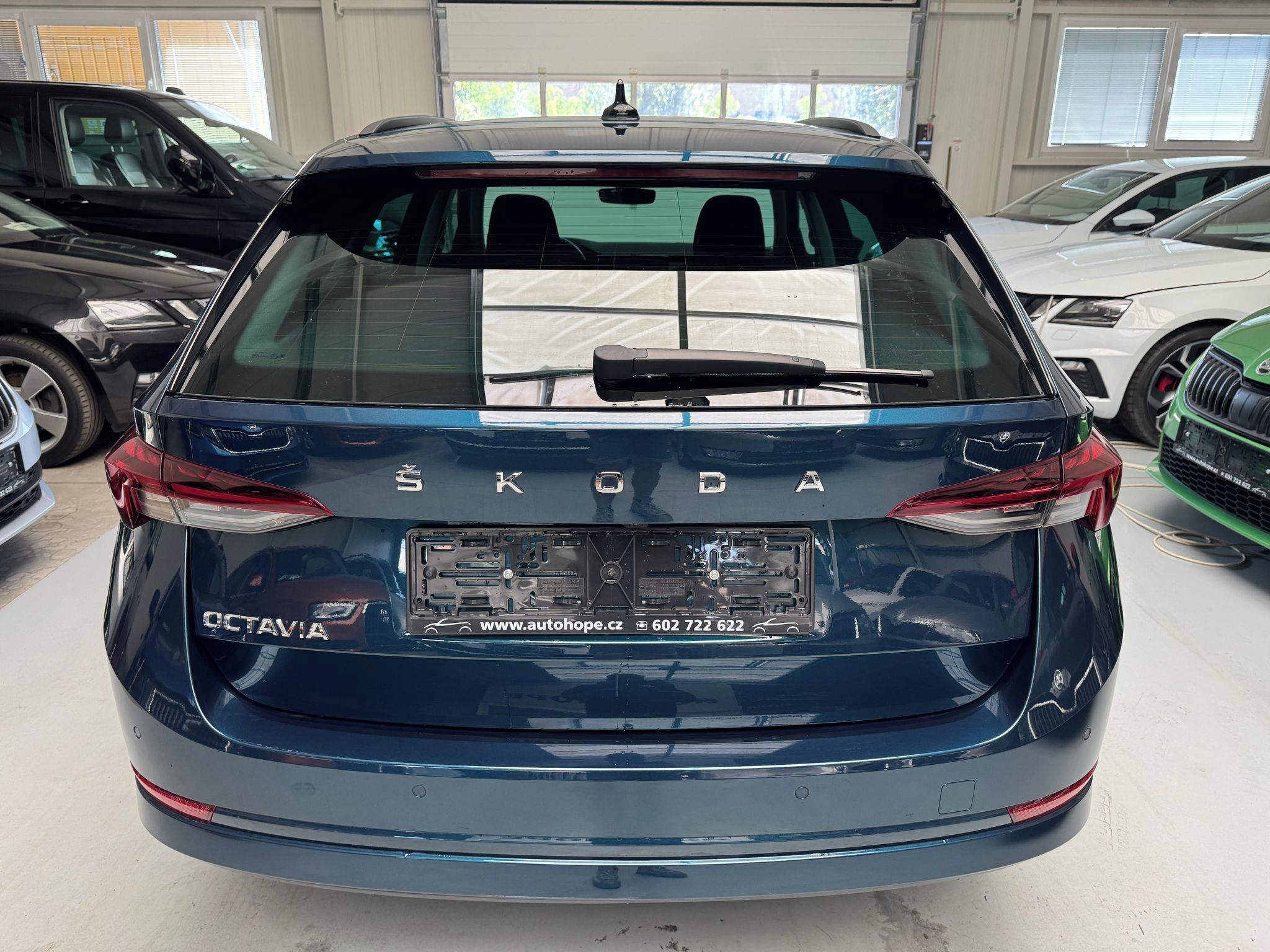 Škoda Octavia, combi 2,0 TDi DSG  Clever - fotka 5