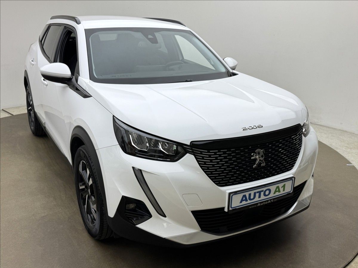 Peugeot 2008, 1,2 DPH VÝHŘEV ALLURE+ 1MAJ ČR - fotka 3