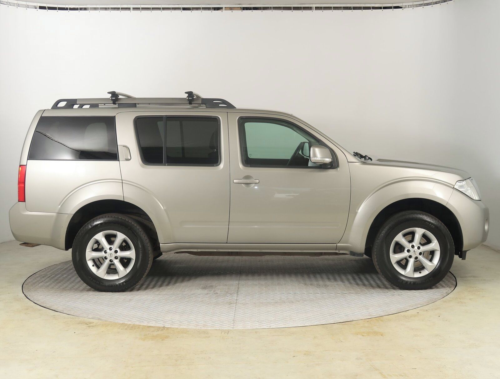Nissan Pathfinder, 2.5 dCi, 4X4, 7 míst - fotka 6