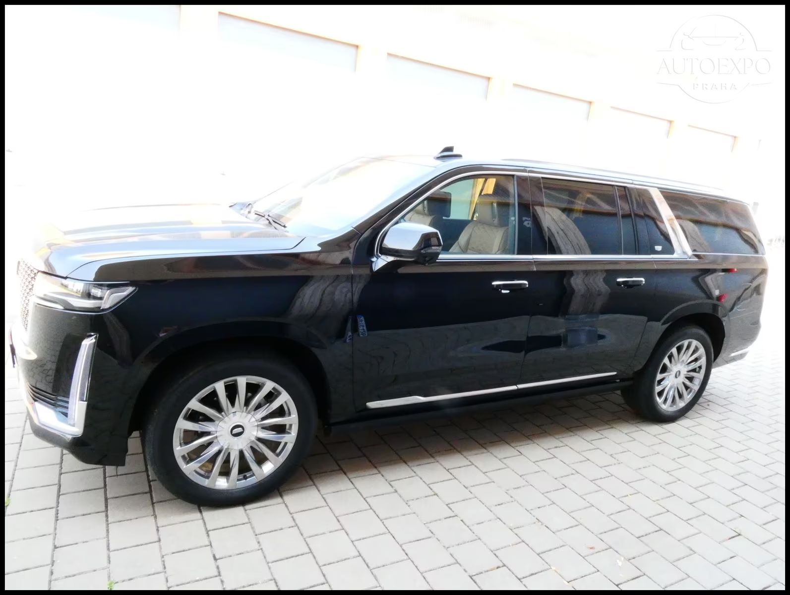 Cadillac Escalade, ESCALADE 6.2 V8*PANORAMA*7MÍST - fotka 5