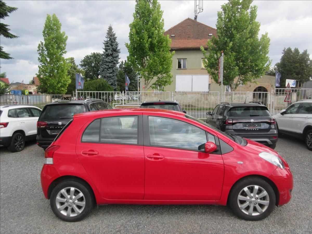 Toyota Yaris, 1,3 VVTi Automat - fotka 4