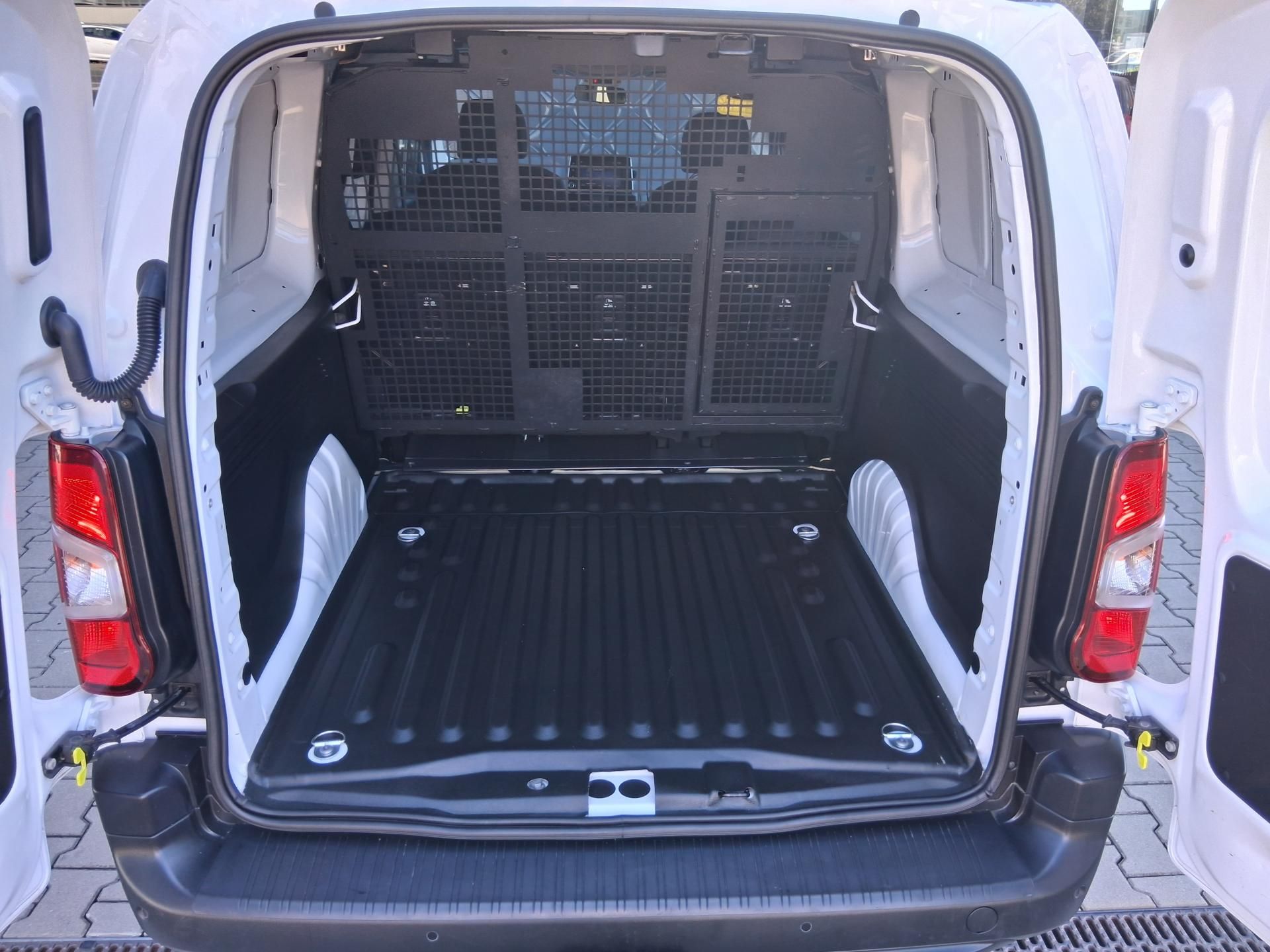 Toyota Proace City, ACTIVE CREWCAB 1.5 D-4D 96kW - fotka 6