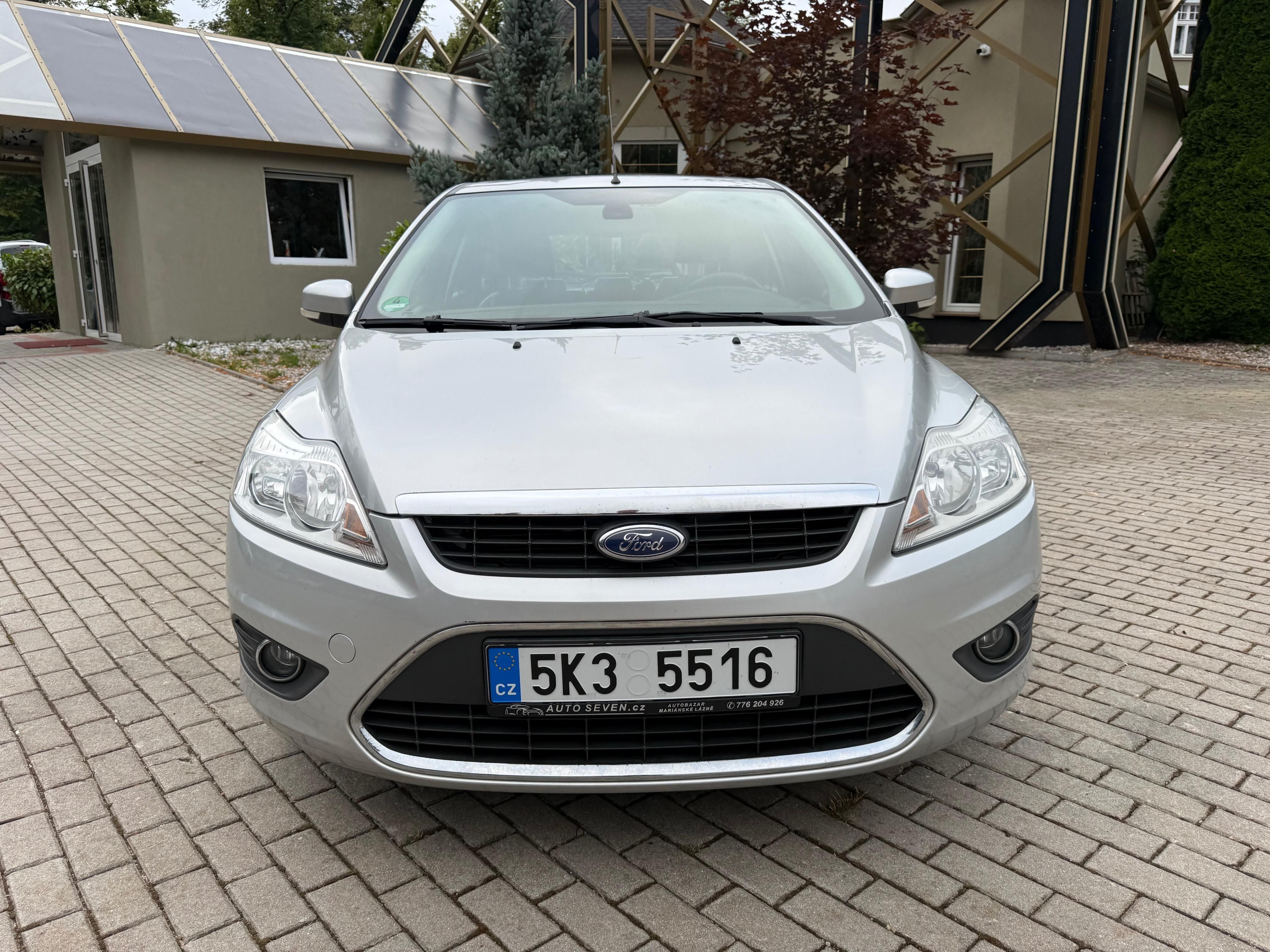 Ford Focus, II 2.0i 107kW GHIA *PANORAMA* - fotka 4