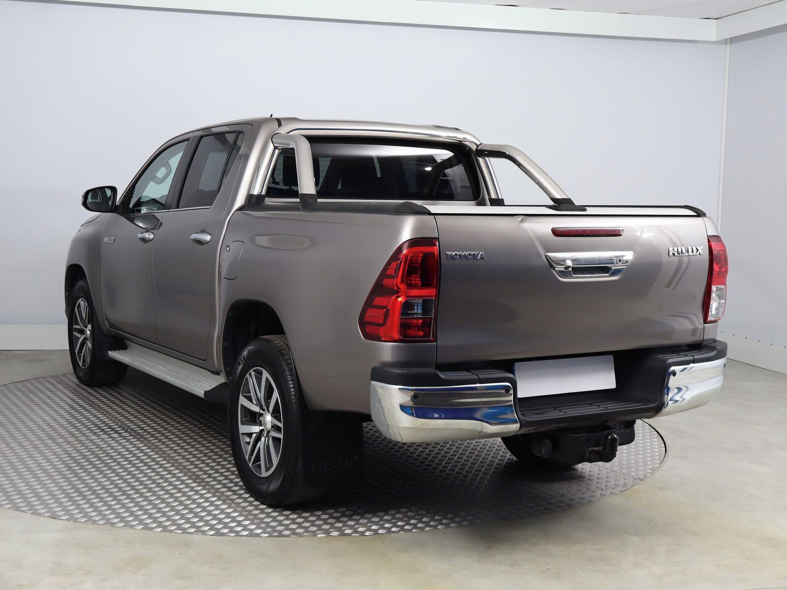 Toyota Hilux, 2.4 D-4D, Executive, 4X4 - fotka 4