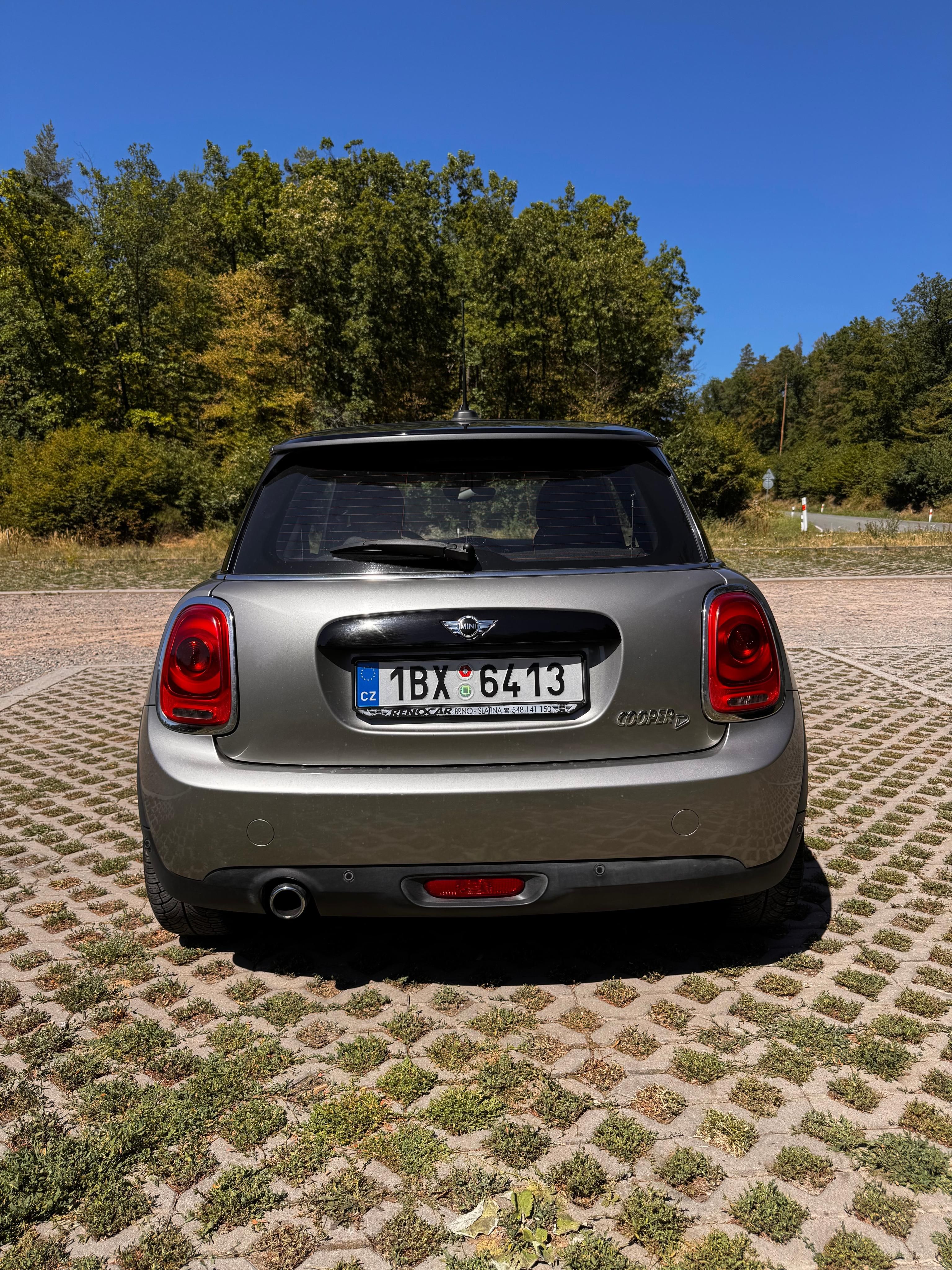 Mini Cooper, D 1,5 D NAVI, koupeno v ČR - fotka 5