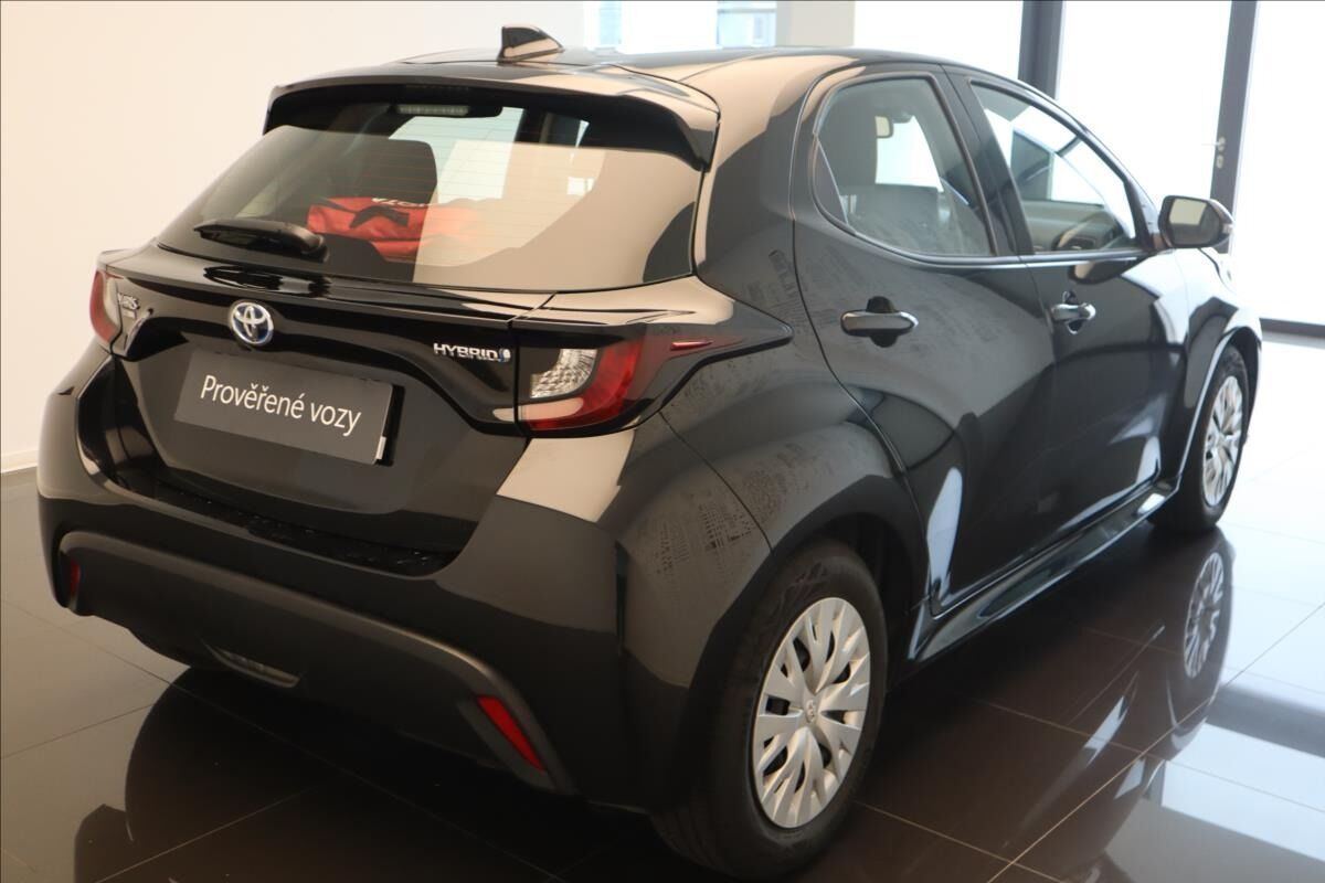 Toyota Yaris, 1,5  HYBRID - fotka 4