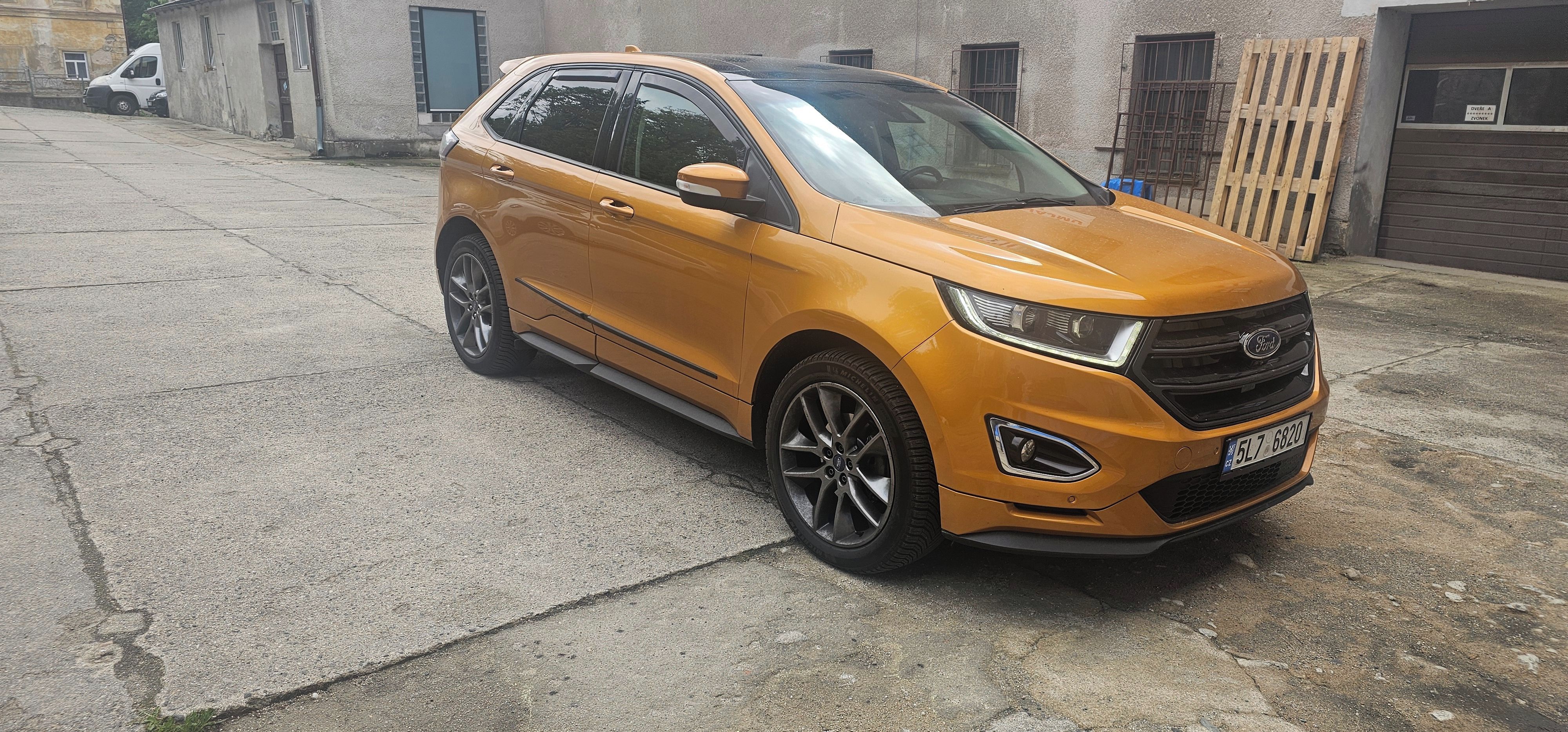 Ford Edge, Ford Edge 2,0 Bi-TDCI Sport - fotka 2