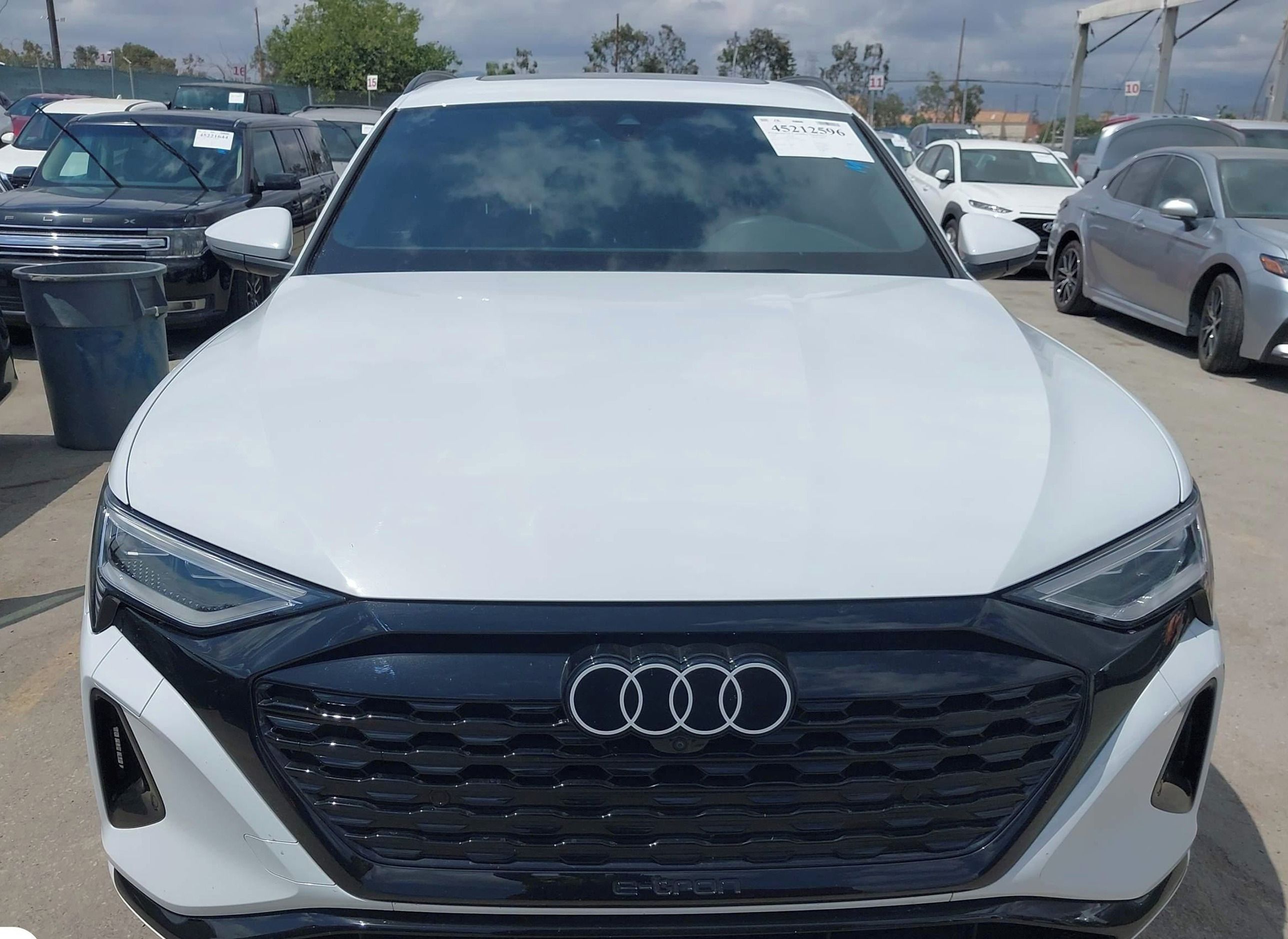 Audi Q8 e-tron, Auto na cestě - fotka 5