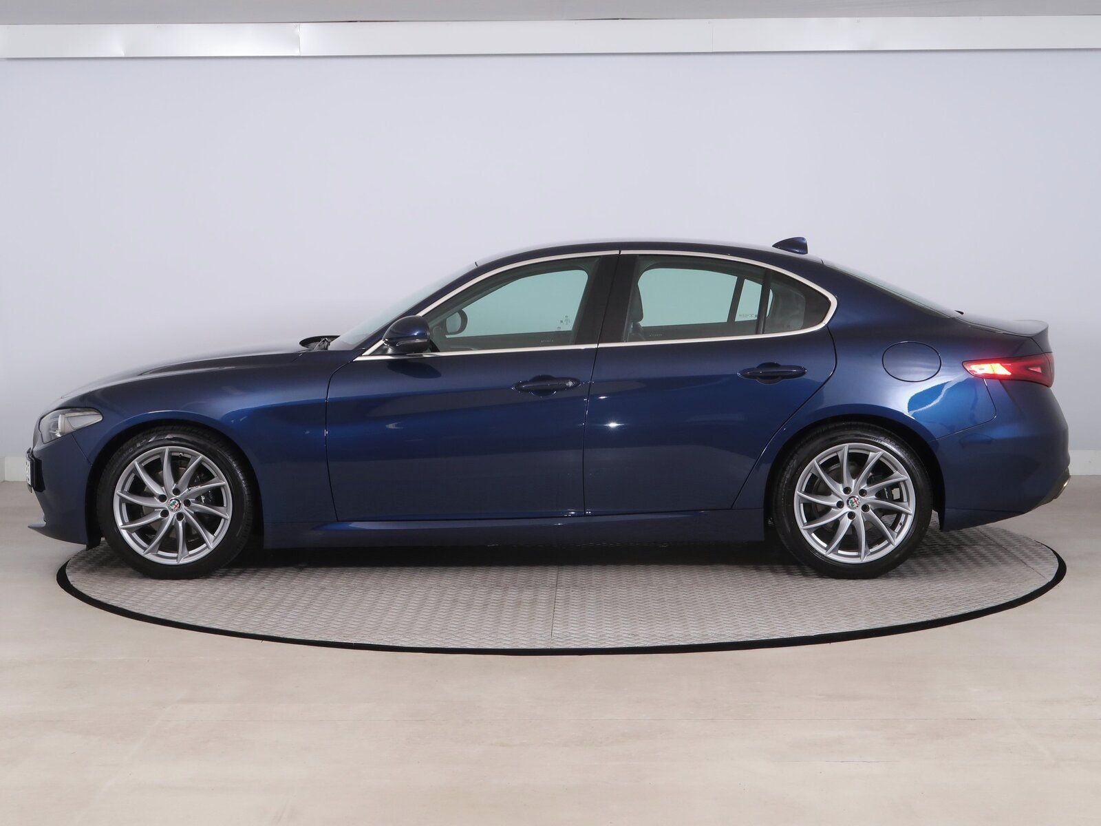 Alfa Romeo Giulia, 2.0 Turbo, Automat, Serv.kniha - fotka 3