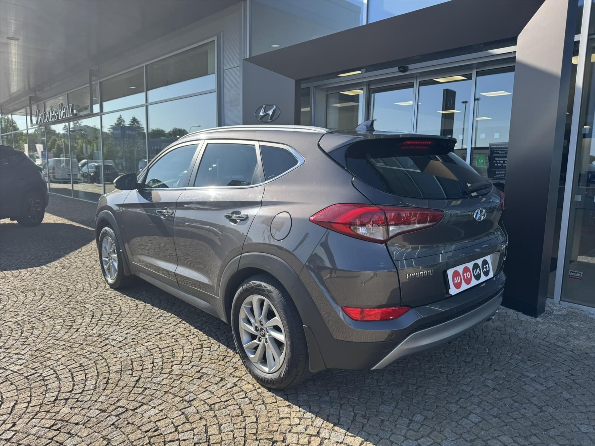 Hyundai Tucson, 2,0 CRDi, 1.maj., 4x4, ČR - fotka 4