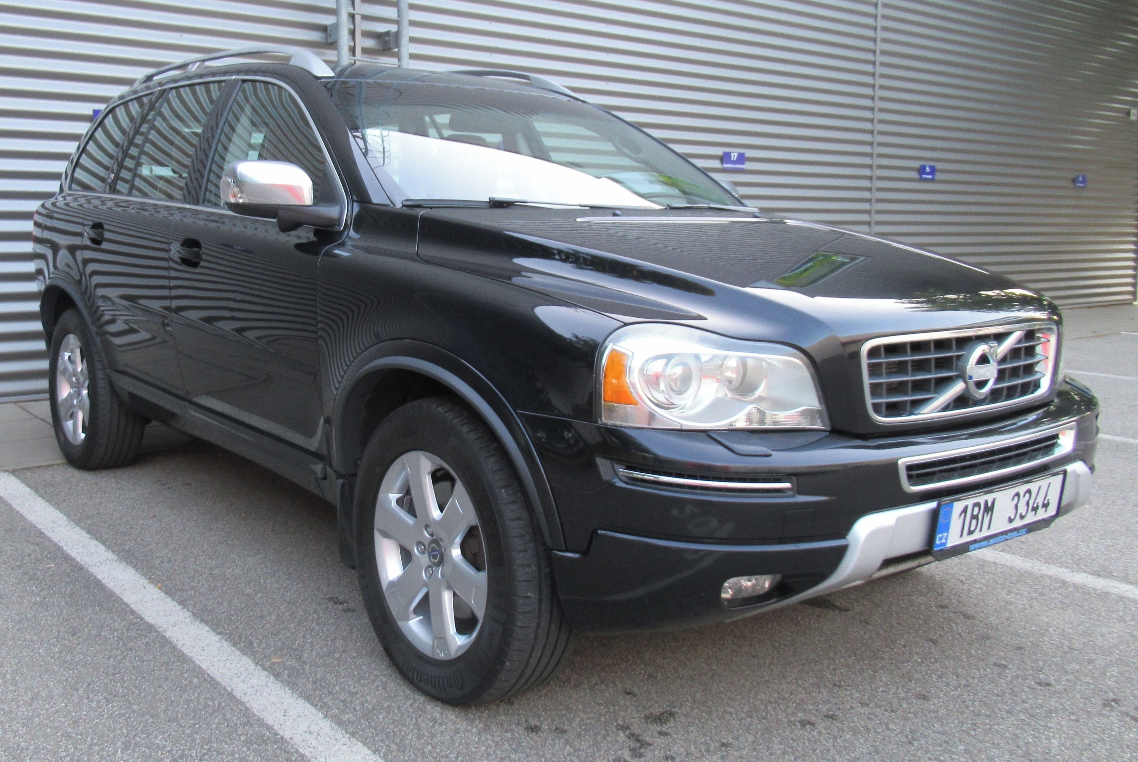 Volvo XC90, Executive 2,4 D5 AWD 147kW 7M - fotka 3