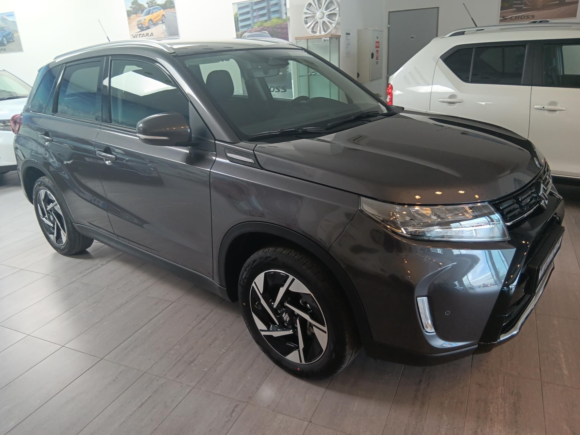 Suzuki Vitara, ELEGANCE 1,4 HYBRID A/T 4x4 - fotka 3