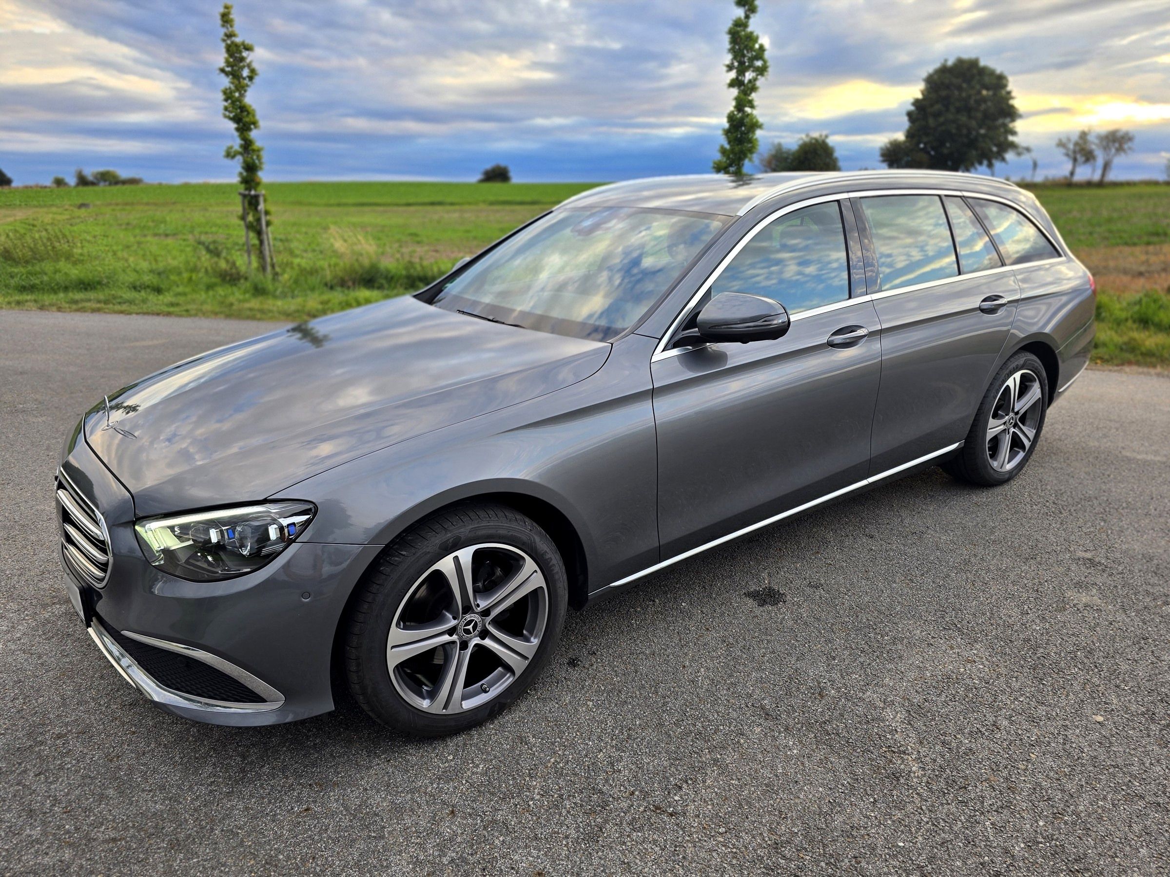 Mercedes-Benz Třídy E, 220 d, Facelift, MB záruka - fotka 2