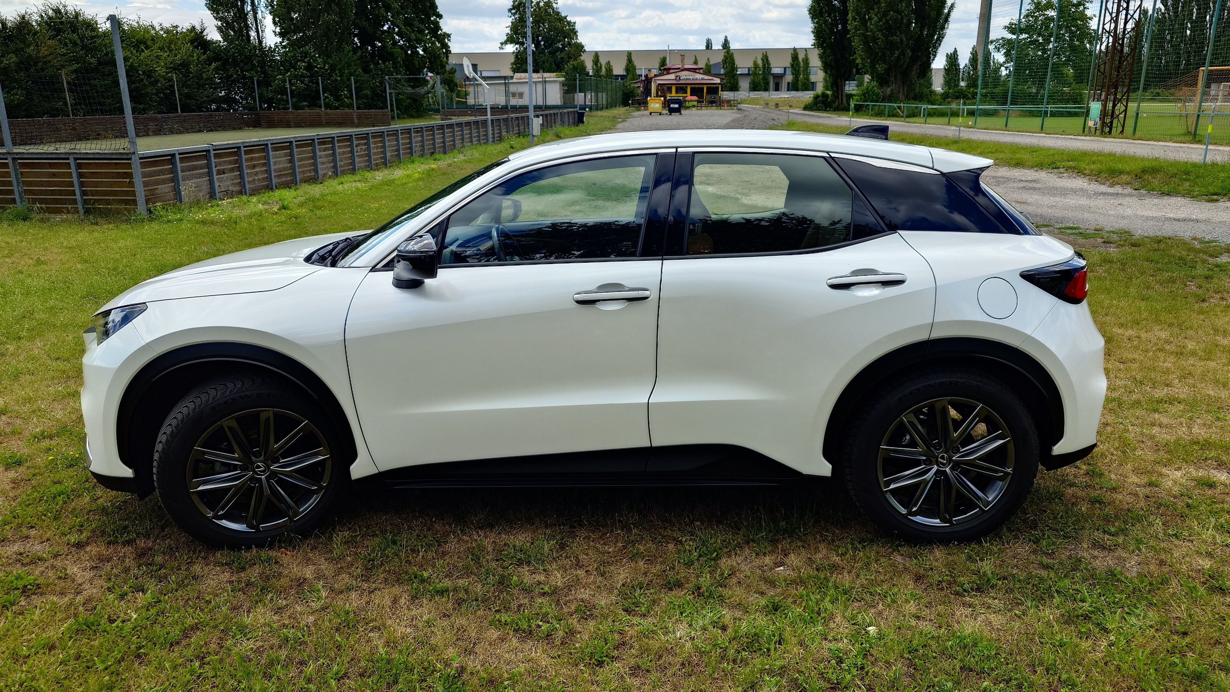 Lexus LBX, 1. majitel, jako nové - fotka 4
