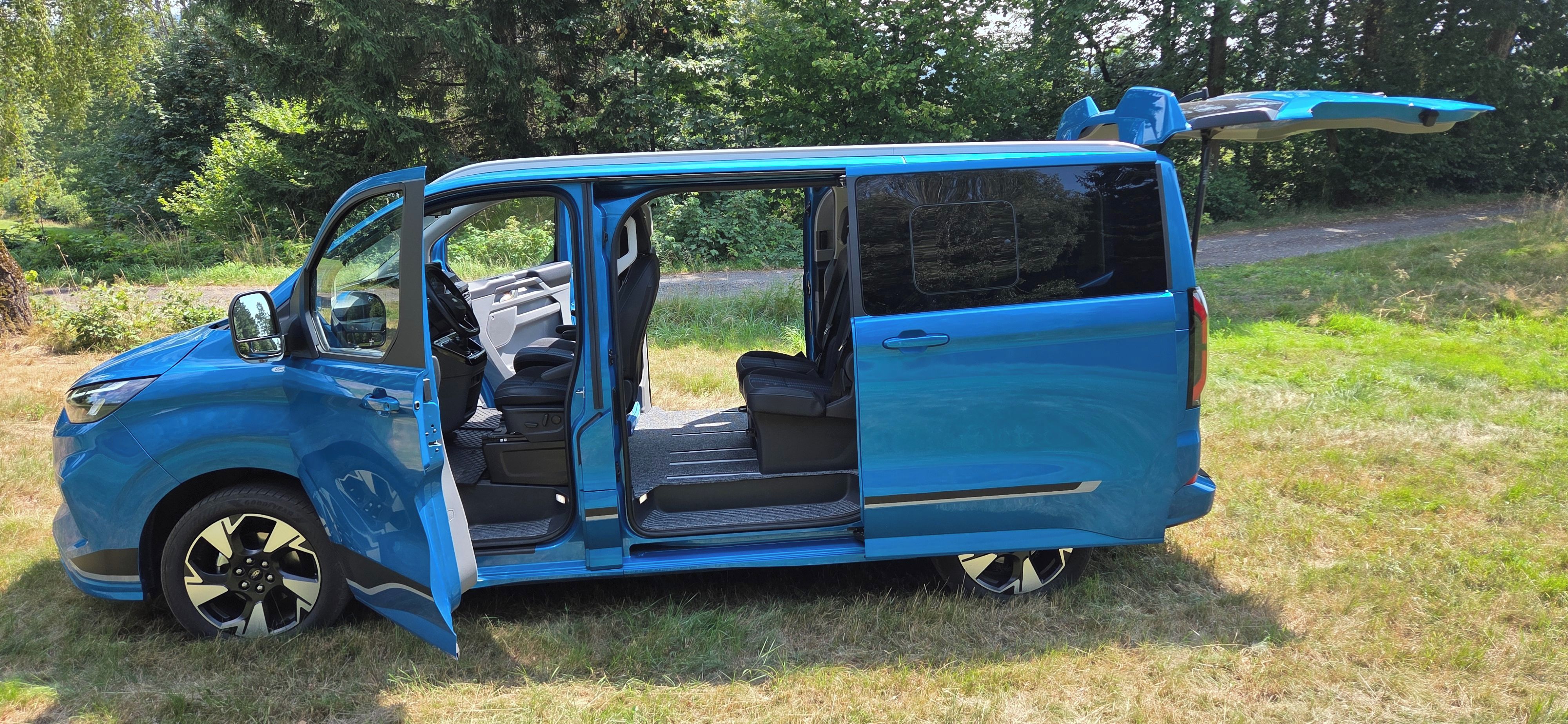 Ford Tourneo Custom, Sport L1 - fotka 4