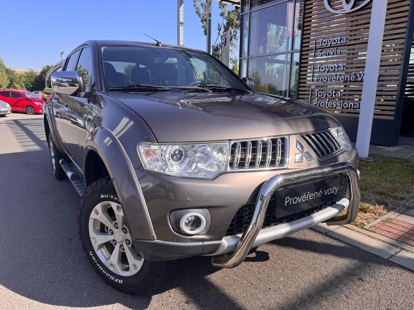 Mitsubishi L200