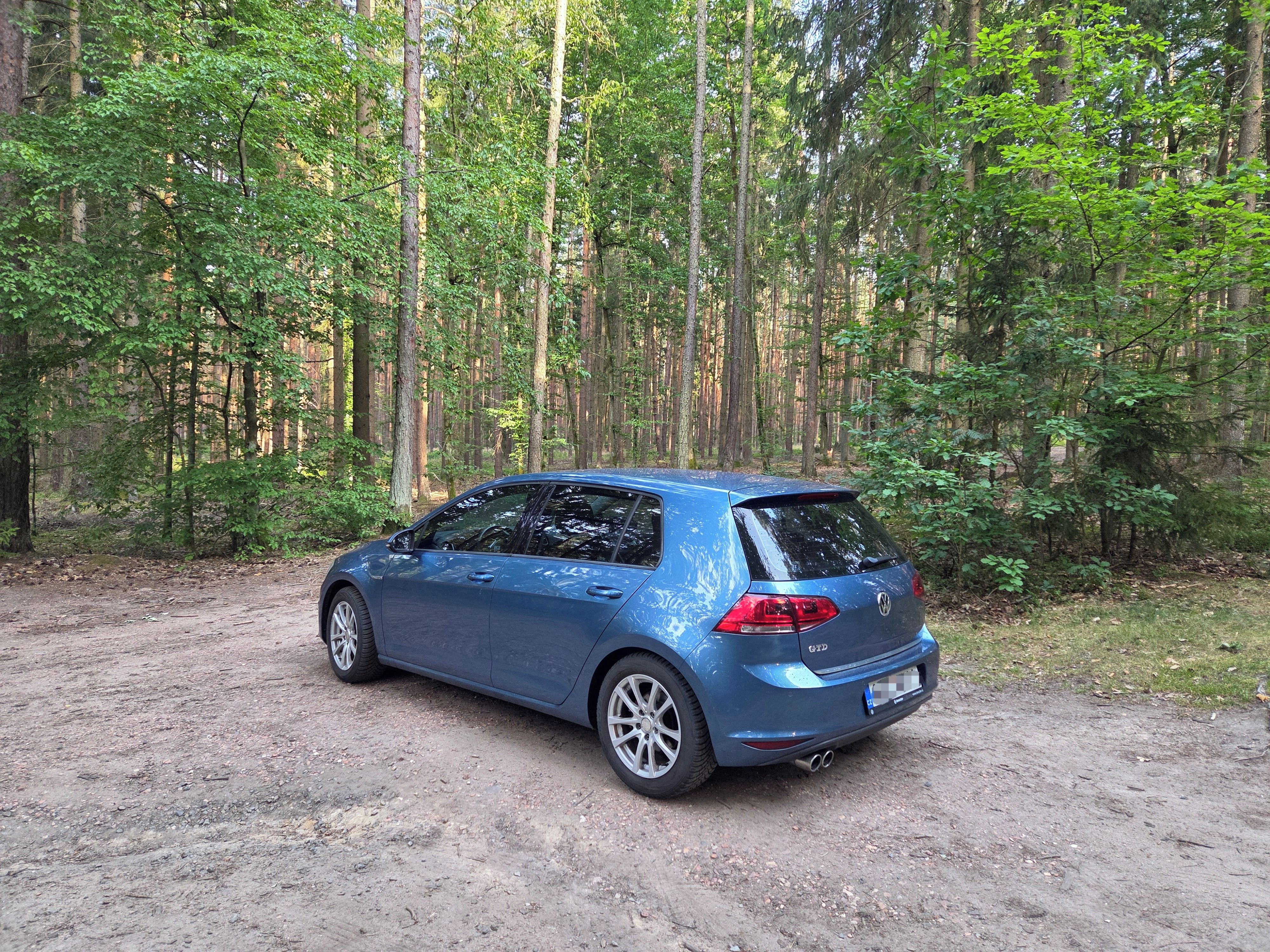 Volkswagen Golf, Golf VII 1.9 - servisováno - fotka 4