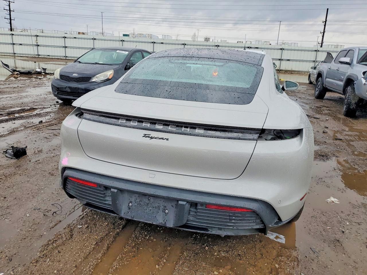 Porsche Taycan, Auto na cestě - fotka 6