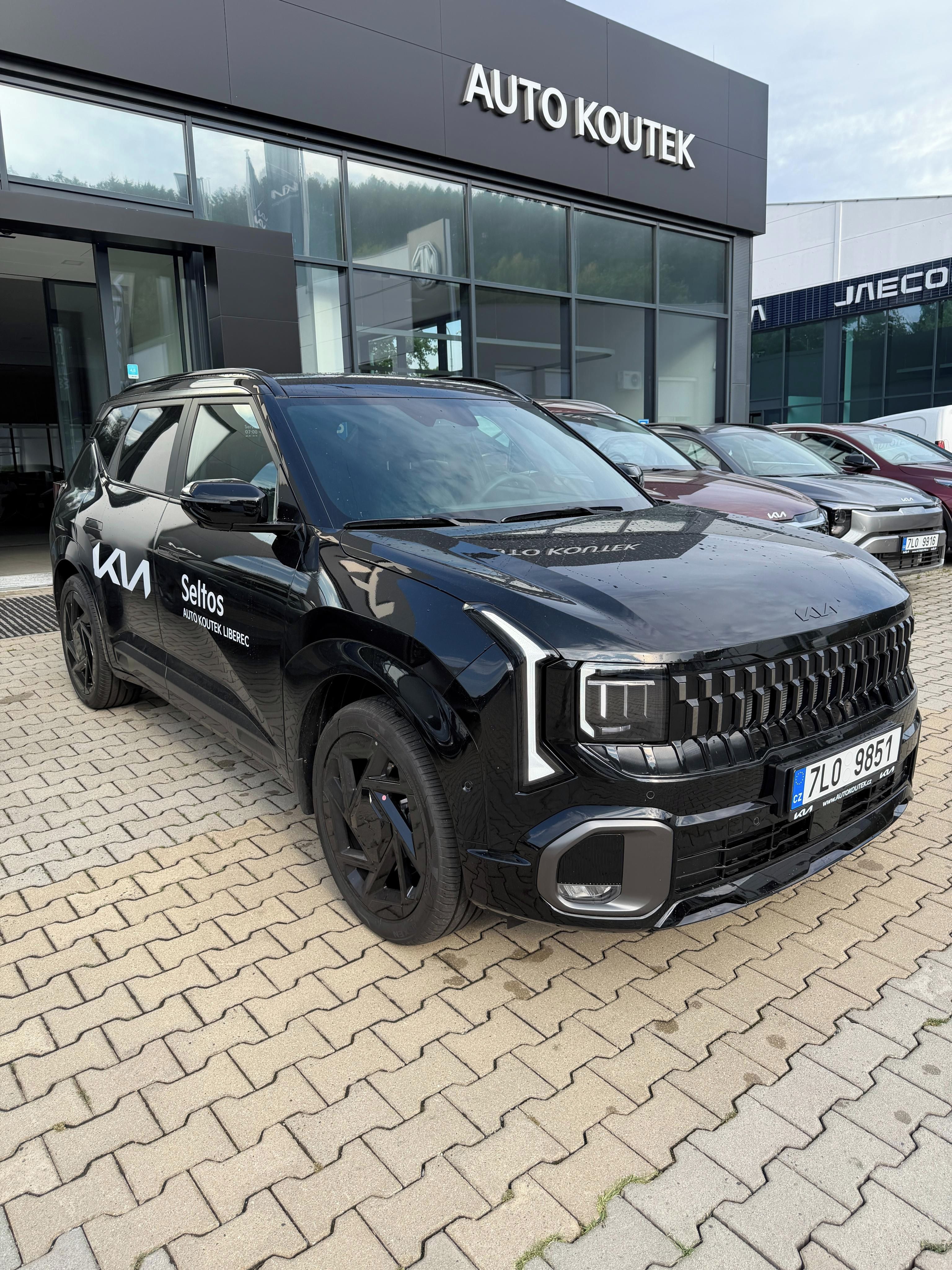 Kia Seltos, 1,6T-GDI 4x4 7DCT X-LINE - fotka 3