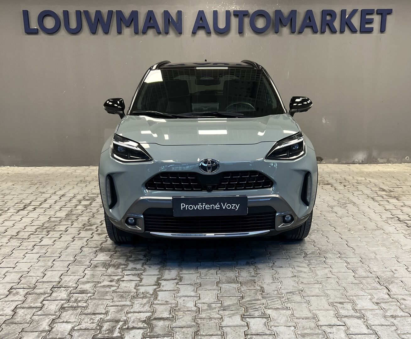 Toyota Yaris Cross, 1,5 Hybrid AT AWD Premiere - fotka 4