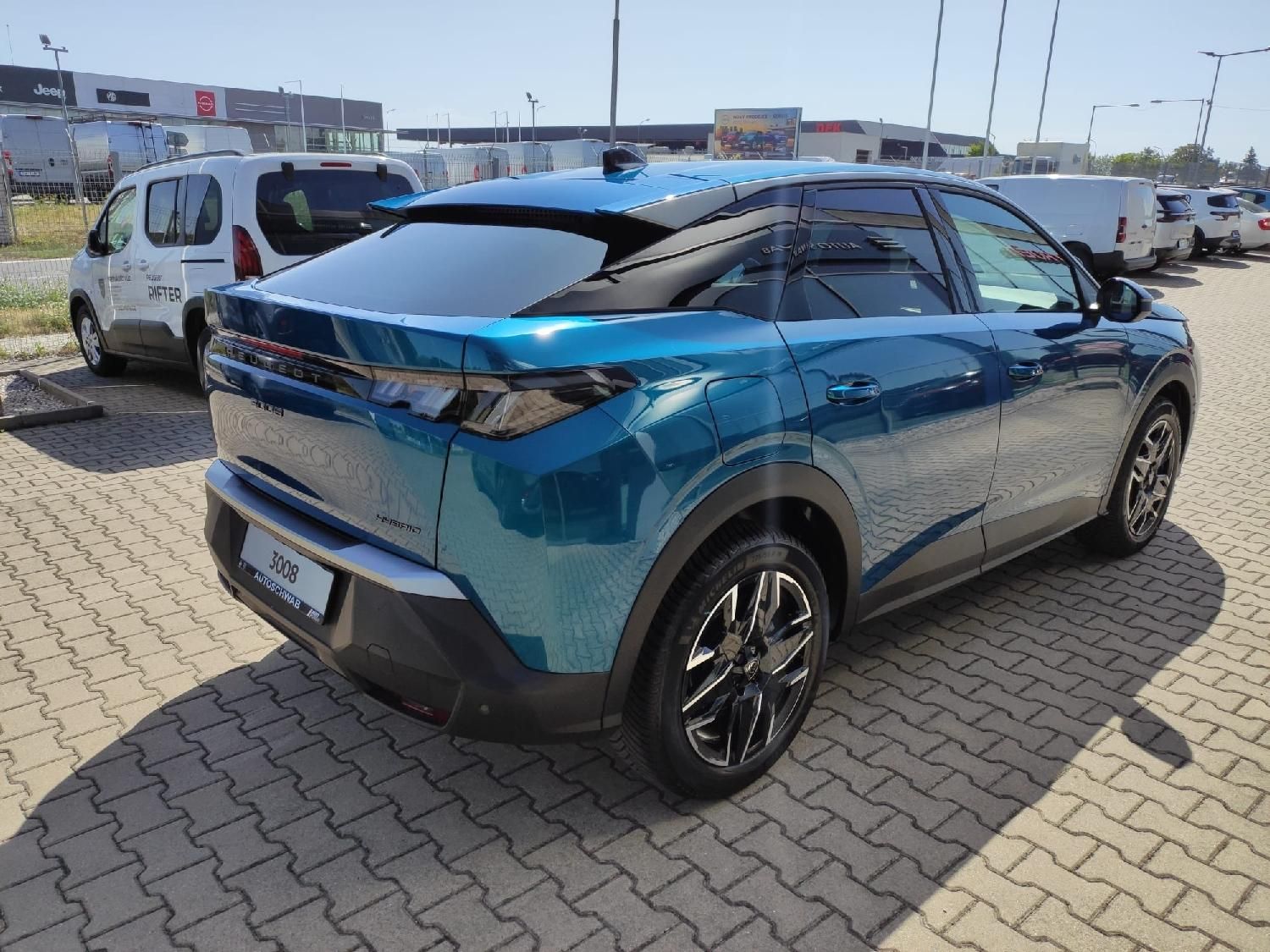 Peugeot 3008, Business 1.2 HYBRID 145k GRIP - fotka 4