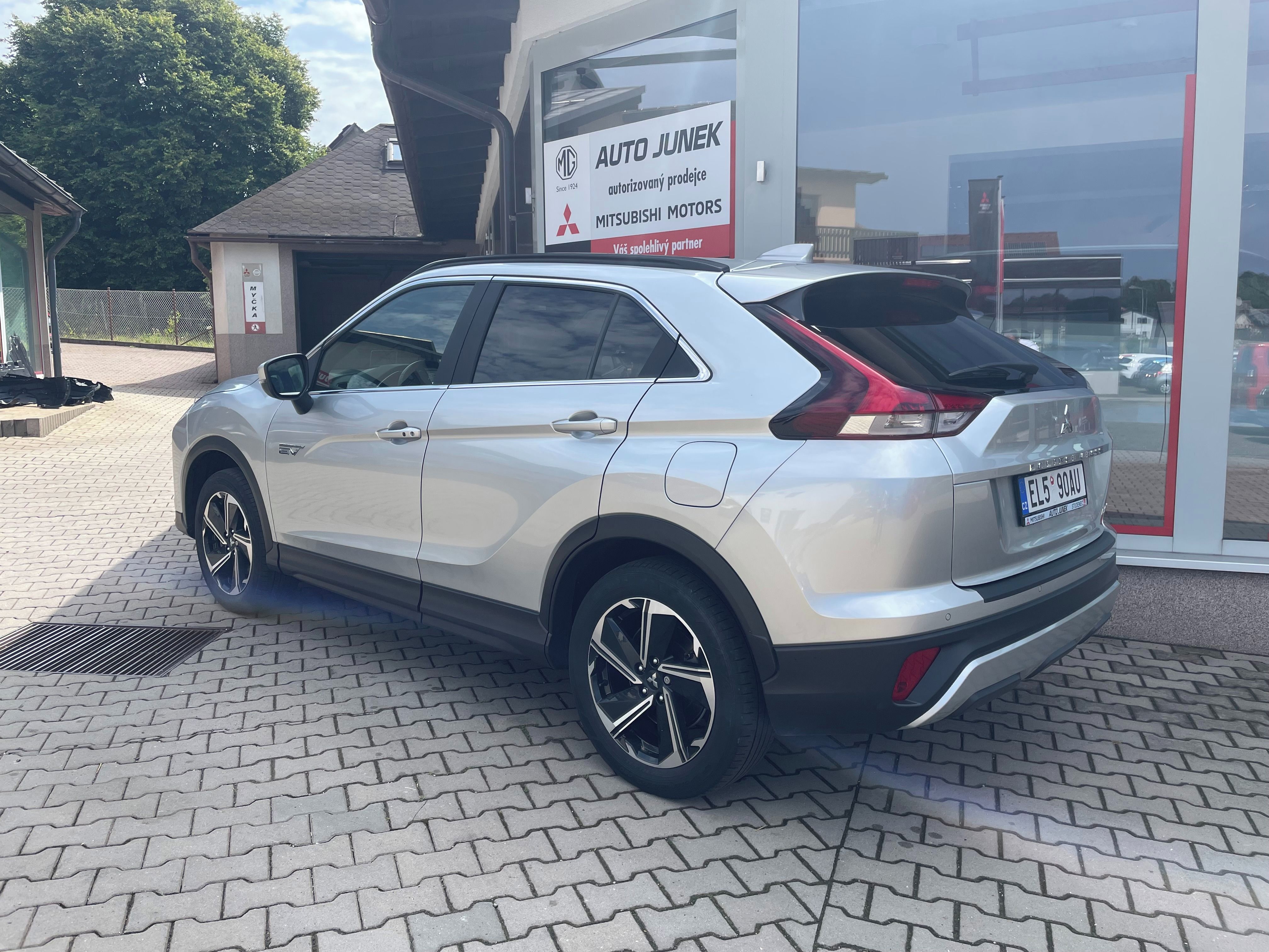 Mitsubishi Eclipse Cross, 2.4 PHEV INSTYLE - fotka 3