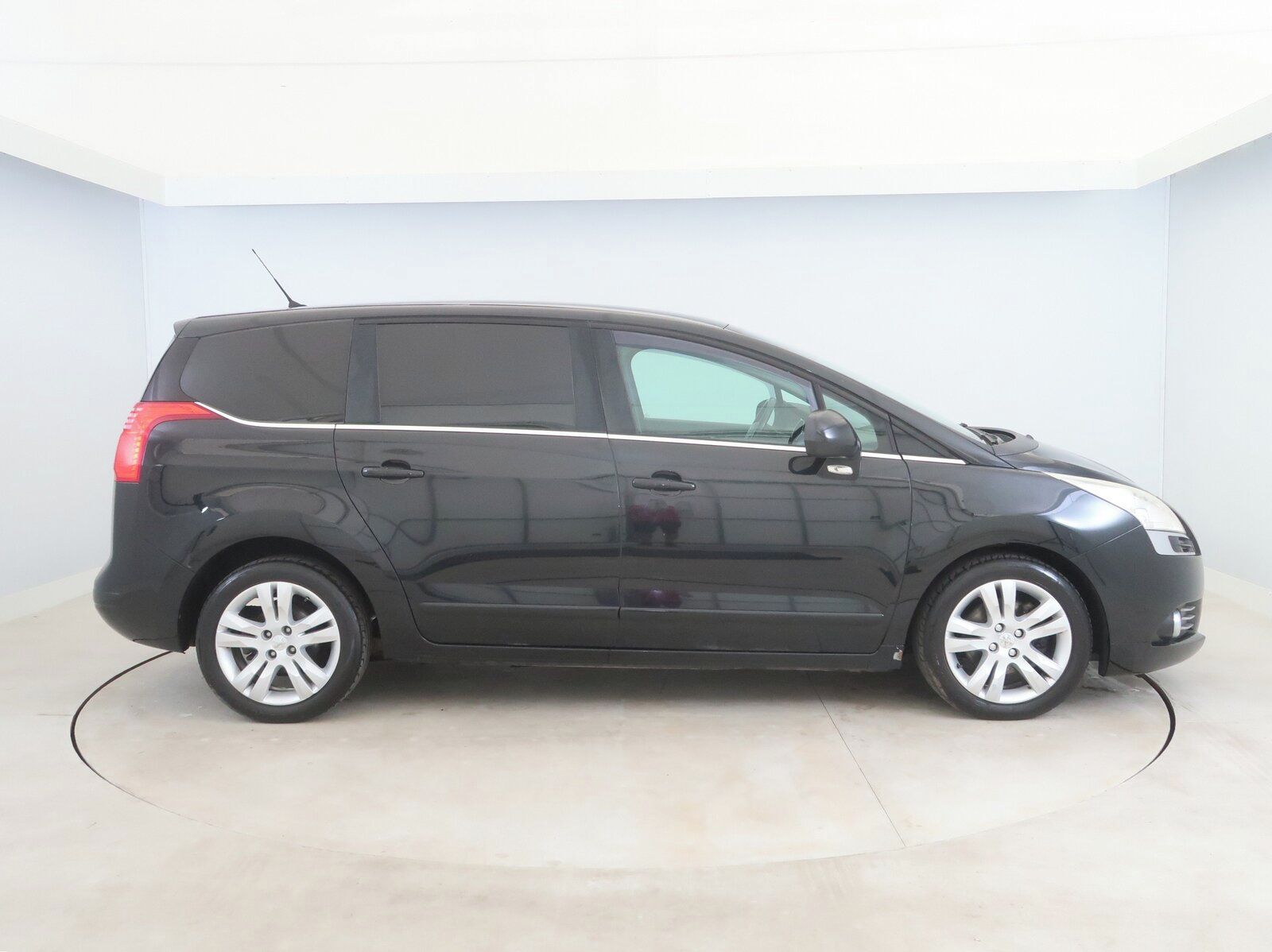 Peugeot 5008, 2.0 HDI, Automat, Serv.kniha - fotka 6