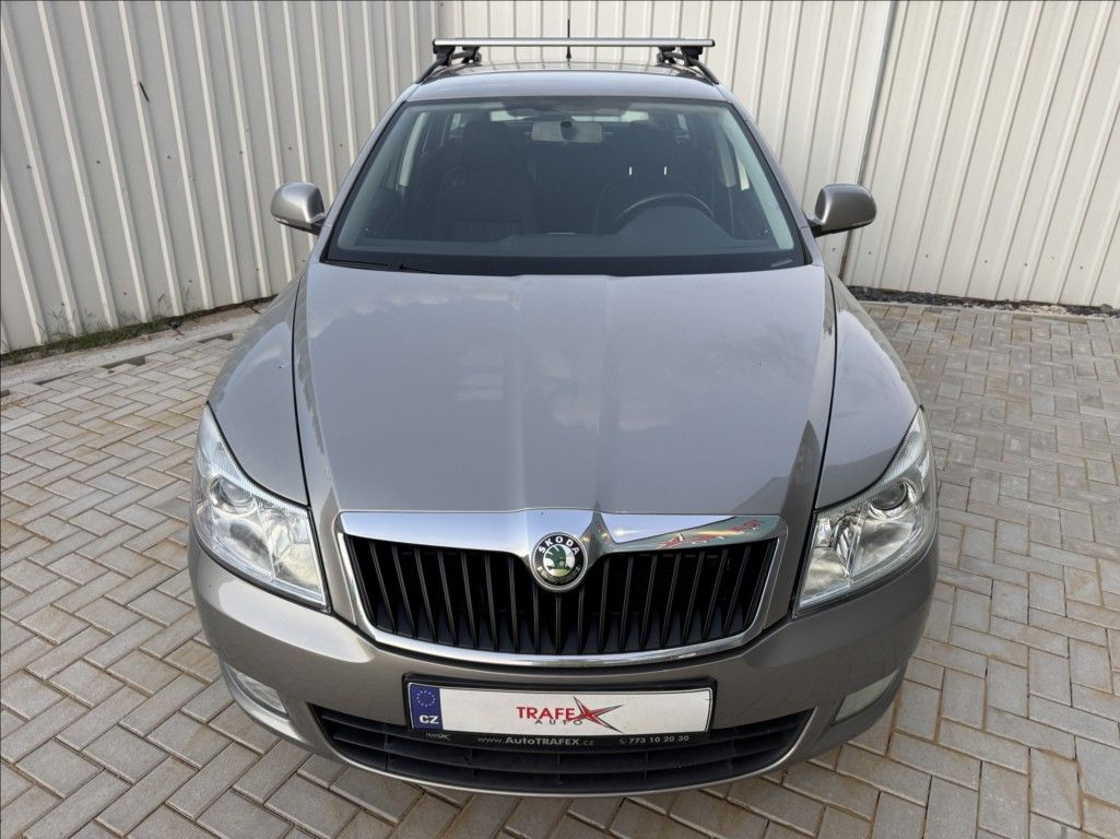 Škoda Octavia, 2,0 TDI ELEGANCE tažné původČR - fotka 6