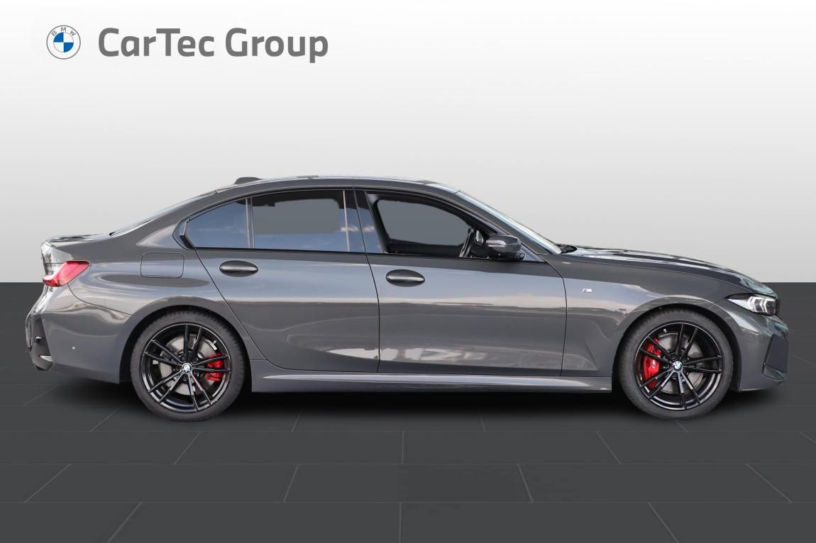 BMW Řada 3, 330d xDrive Sedan - fotka 6