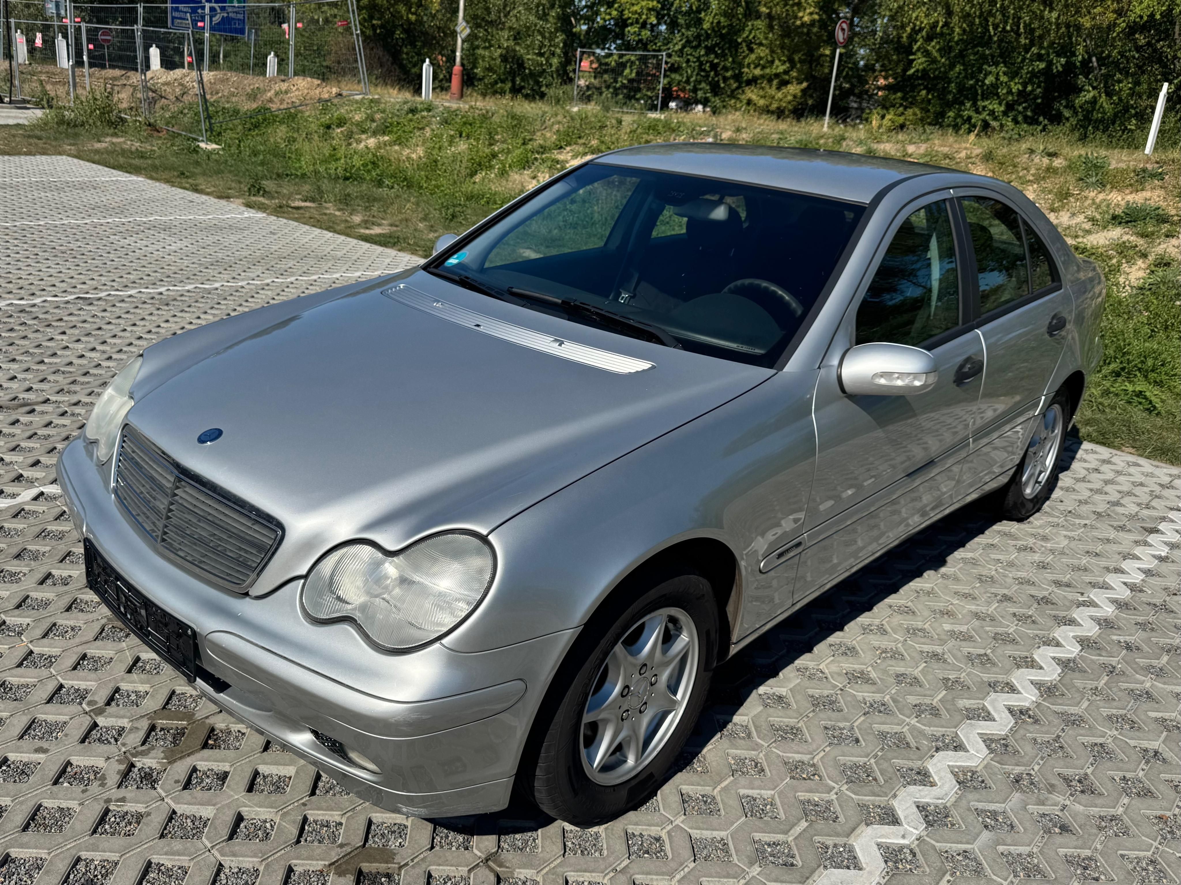 Mercedes-Benz Třídy C, 180Kompressor 105kw Automat. - fotka 6
