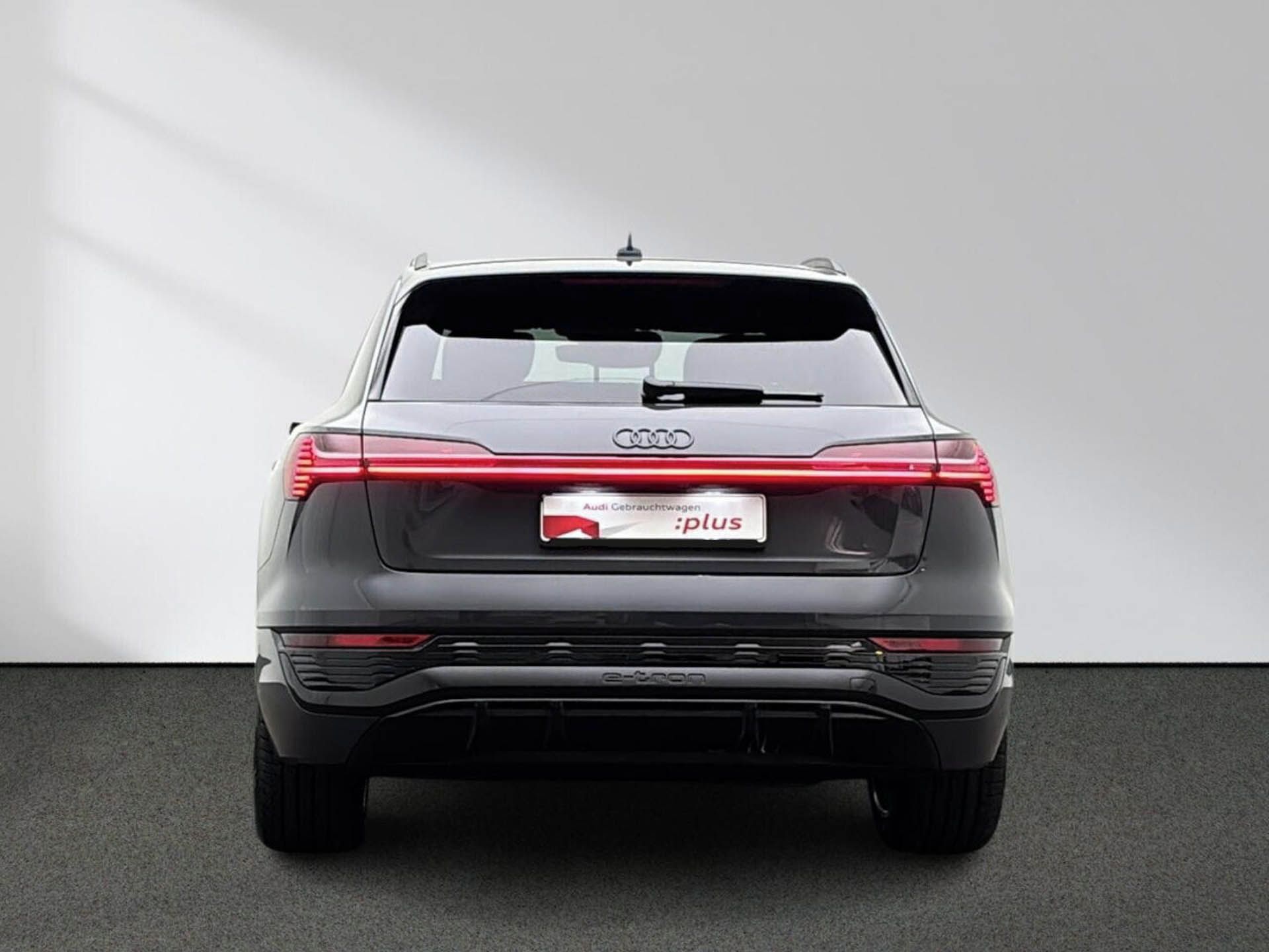 Audi Q8 e-tron, 55 q S-Line Pano B&O 360 Venti - fotka 5