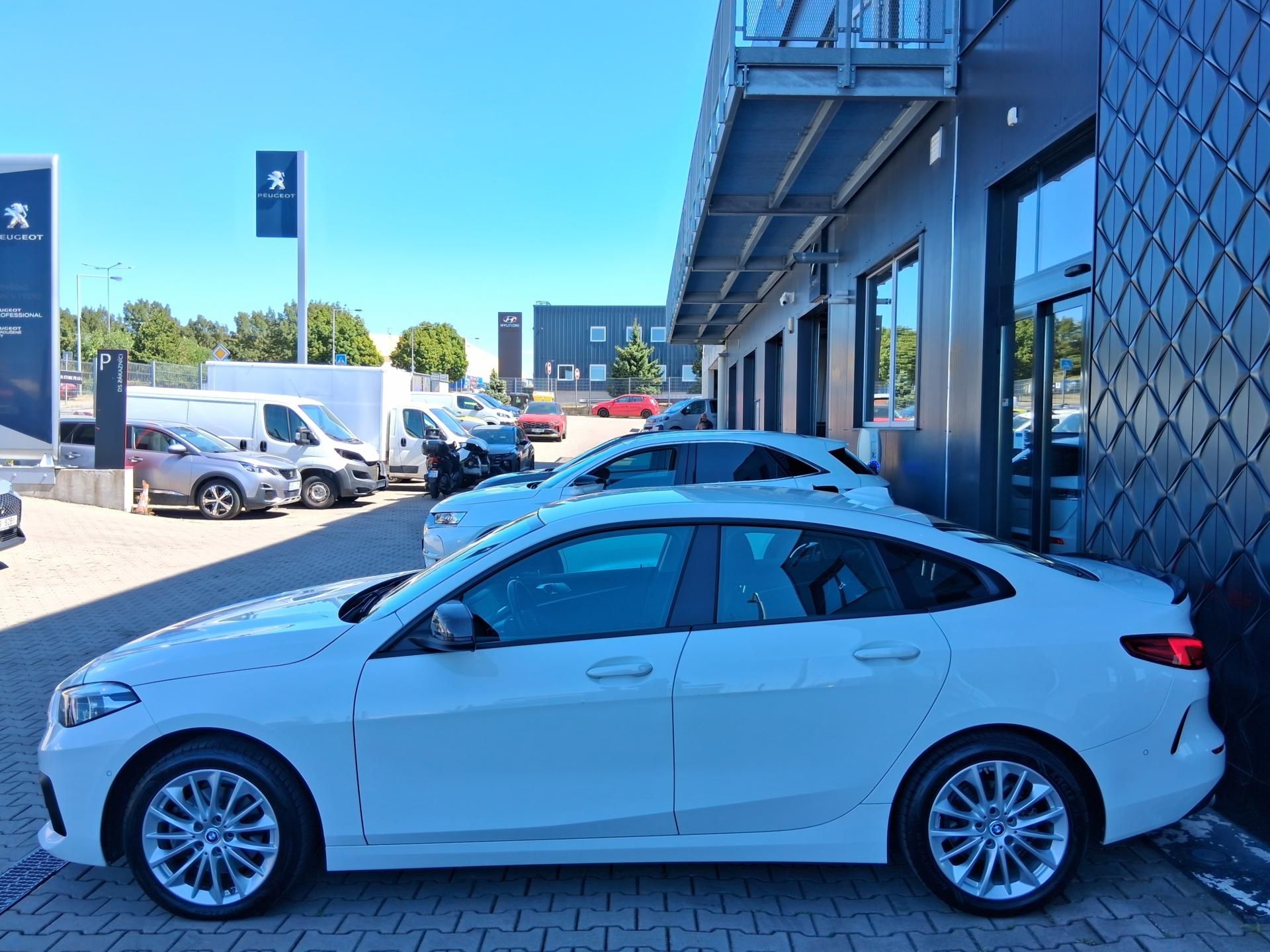 BMW Řada 2, GRAN COUPE 1.5 218i 100 kW - fotka 4