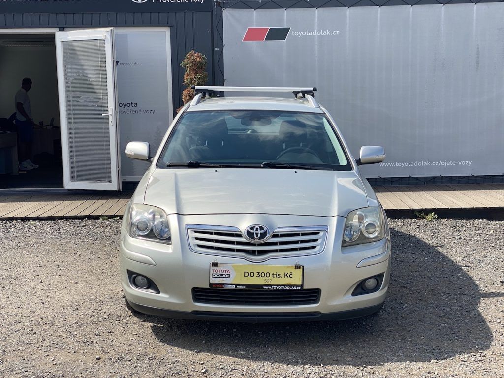 Toyota Avensis, 1.8iLPG, manual,tažné,nová STK - fotka 3