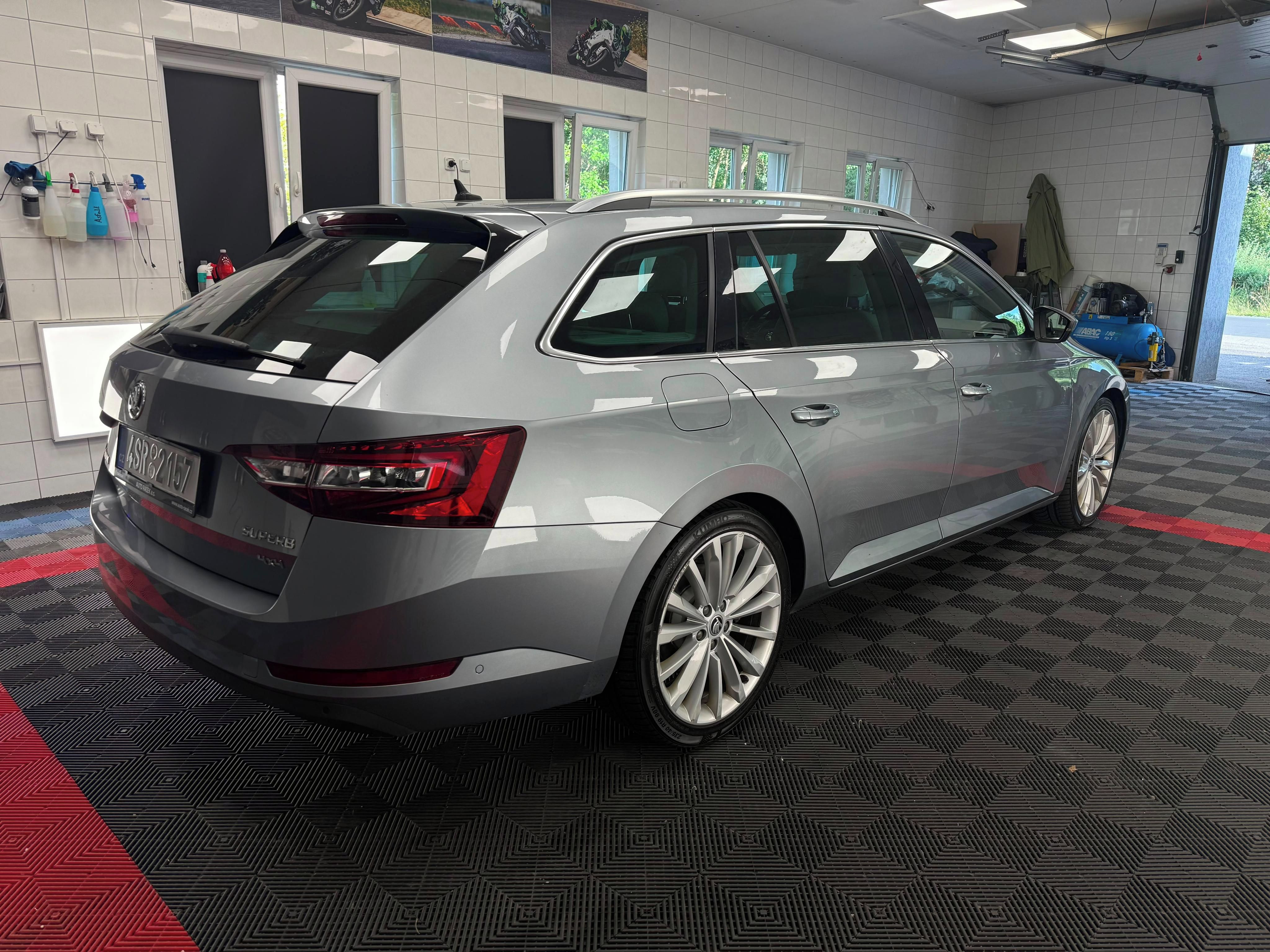 Škoda Superb, 2.0 TDI 140KW 4X4 - fotka 5