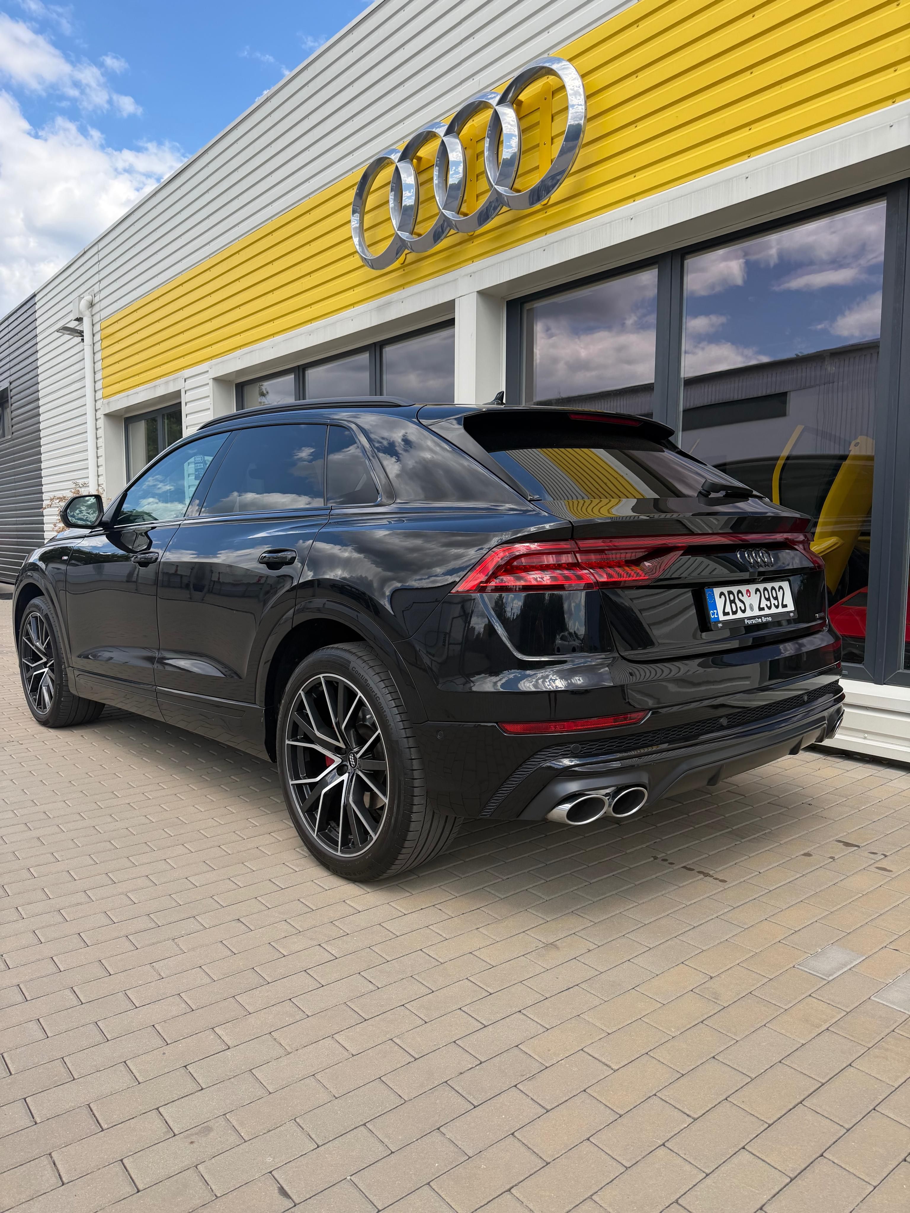 Audi Q8, S-line - fotka 2