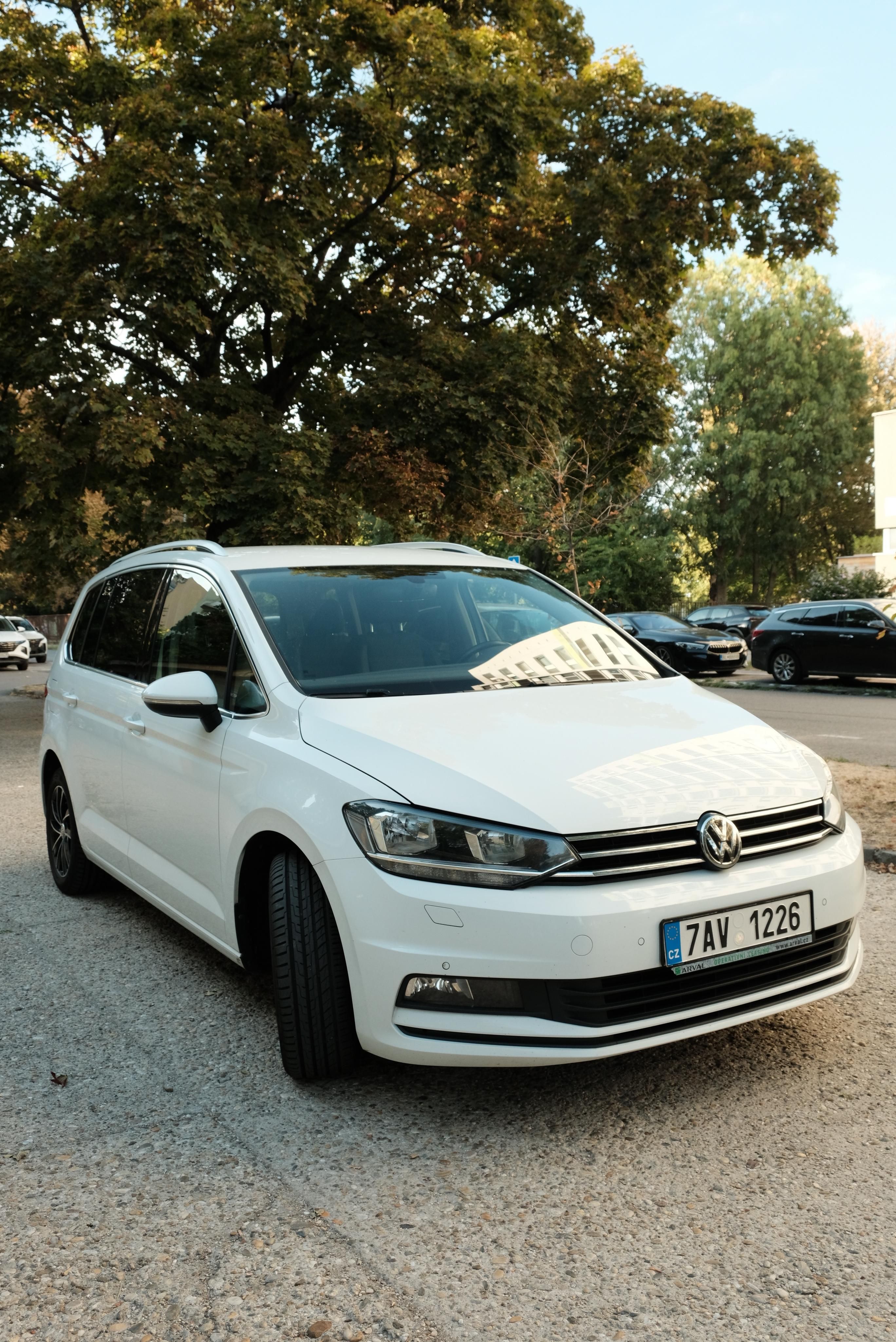 Volkswagen Touran - fotka 4