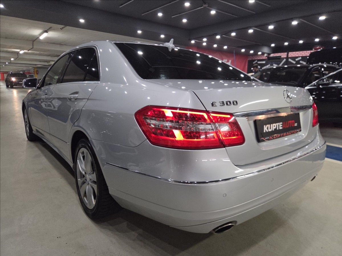 Mercedes-Benz Třídy E, 3,0 CDI - fotka 4