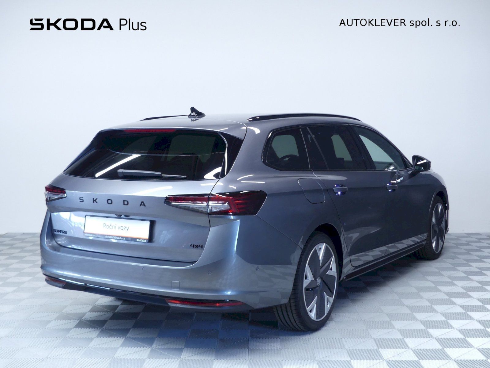 Škoda Superb, SportLine 4x4 DSG 2.0TDI 142kW - fotka 2