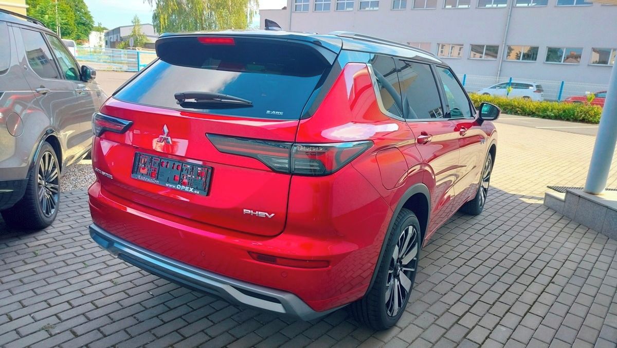 Mitsubishi Outlander, 2.4PHEV INSTYLE+ 8LET záruka - fotka 5
